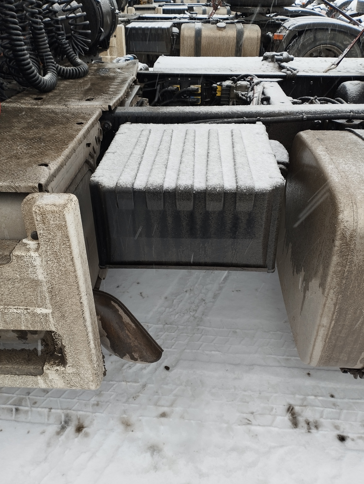 Седельный тягач КАМАЗ 5490-801-DC (газодизель) 2021 г. - фото 31