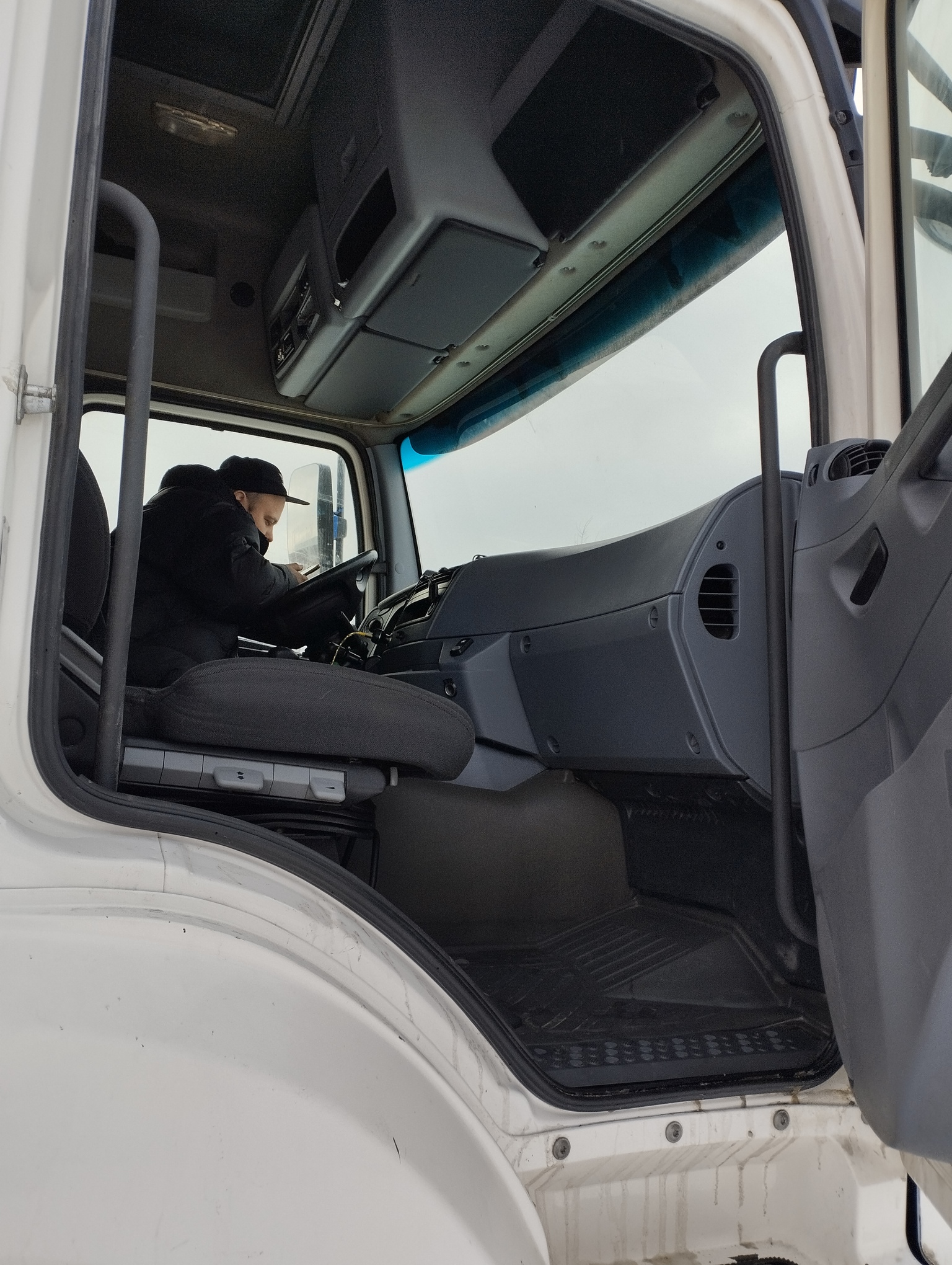 Седельный тягач КАМАЗ 5490-801-DC (газодизель) 2021 г. - фото 5