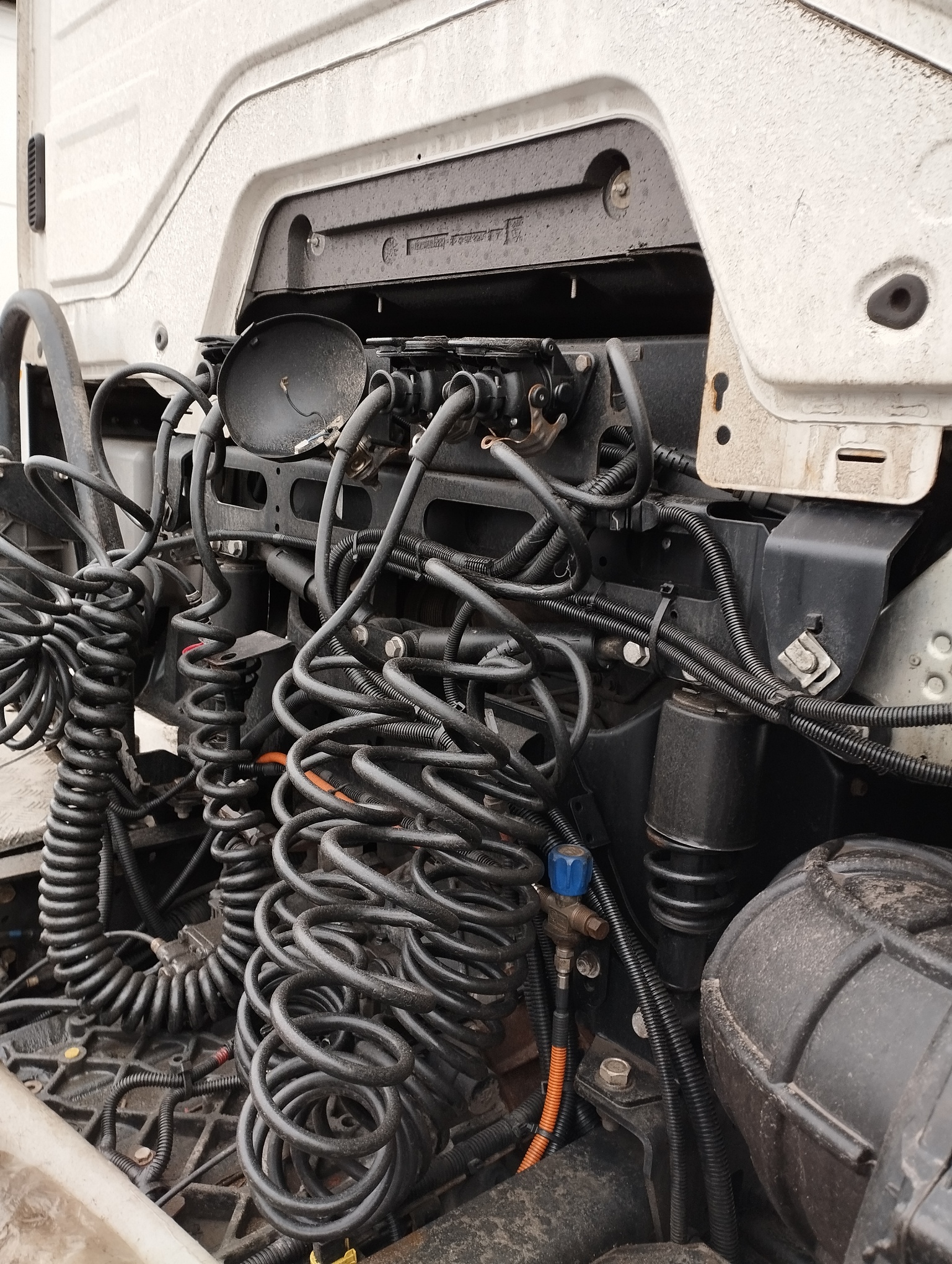 Седельный тягач КАМАЗ 5490-801-DC (газодизель) 2021 г. - фото 20