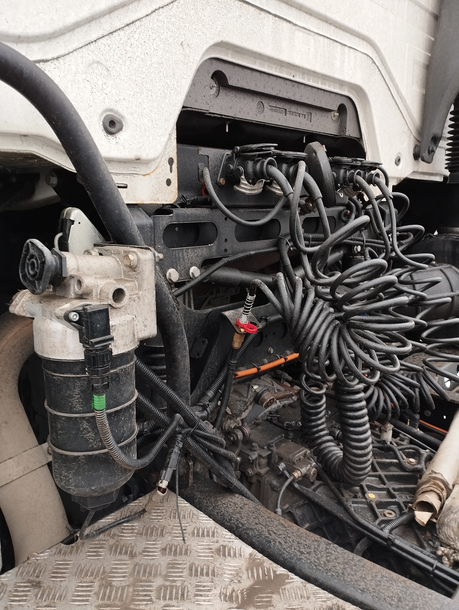 Седельный тягач КАМАЗ 5490-801-DC (газодизель) 2021 г. - фото 38