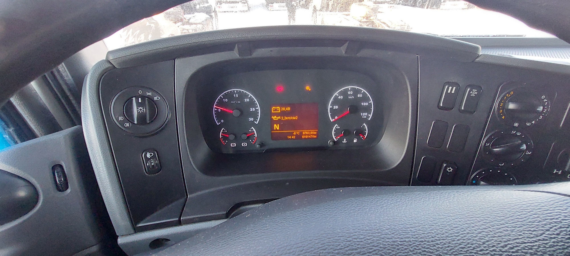 Седельный тягач КАМАЗ 5490-801-DC (газодизель) 2021 г. - фото 25