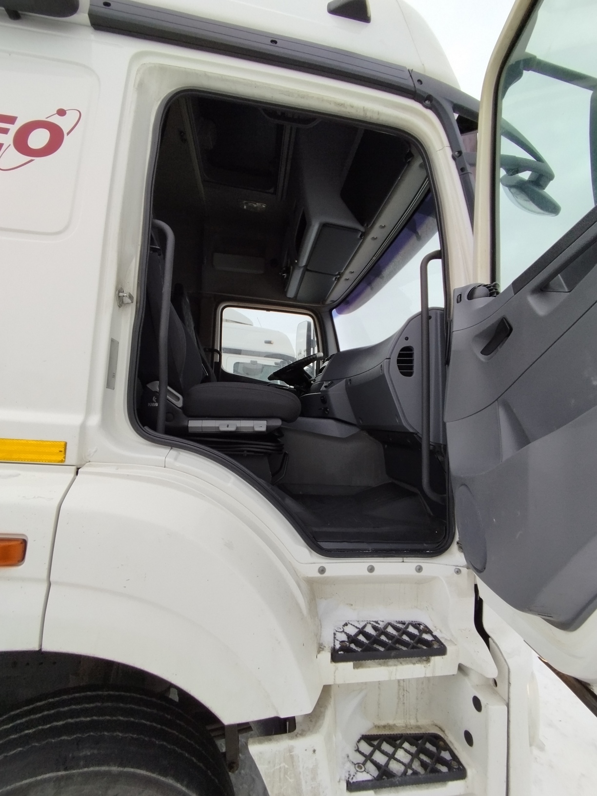 Седельный тягач КАМАЗ 5490-801-DC (газодизель) 2021 г. - фото 58