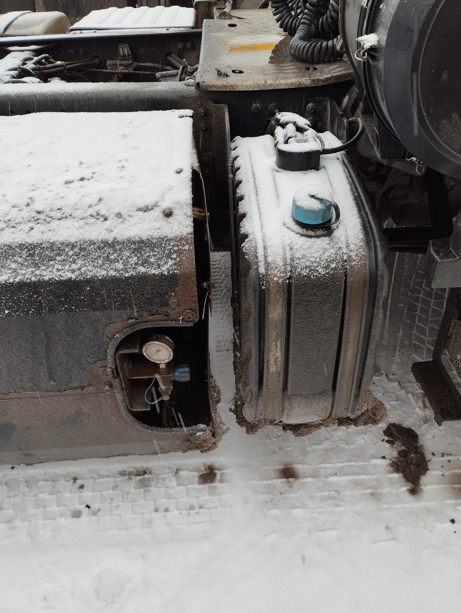 Седельный тягач КАМАЗ 5490-801-DC (газодизель) 2021 г. - фото 17