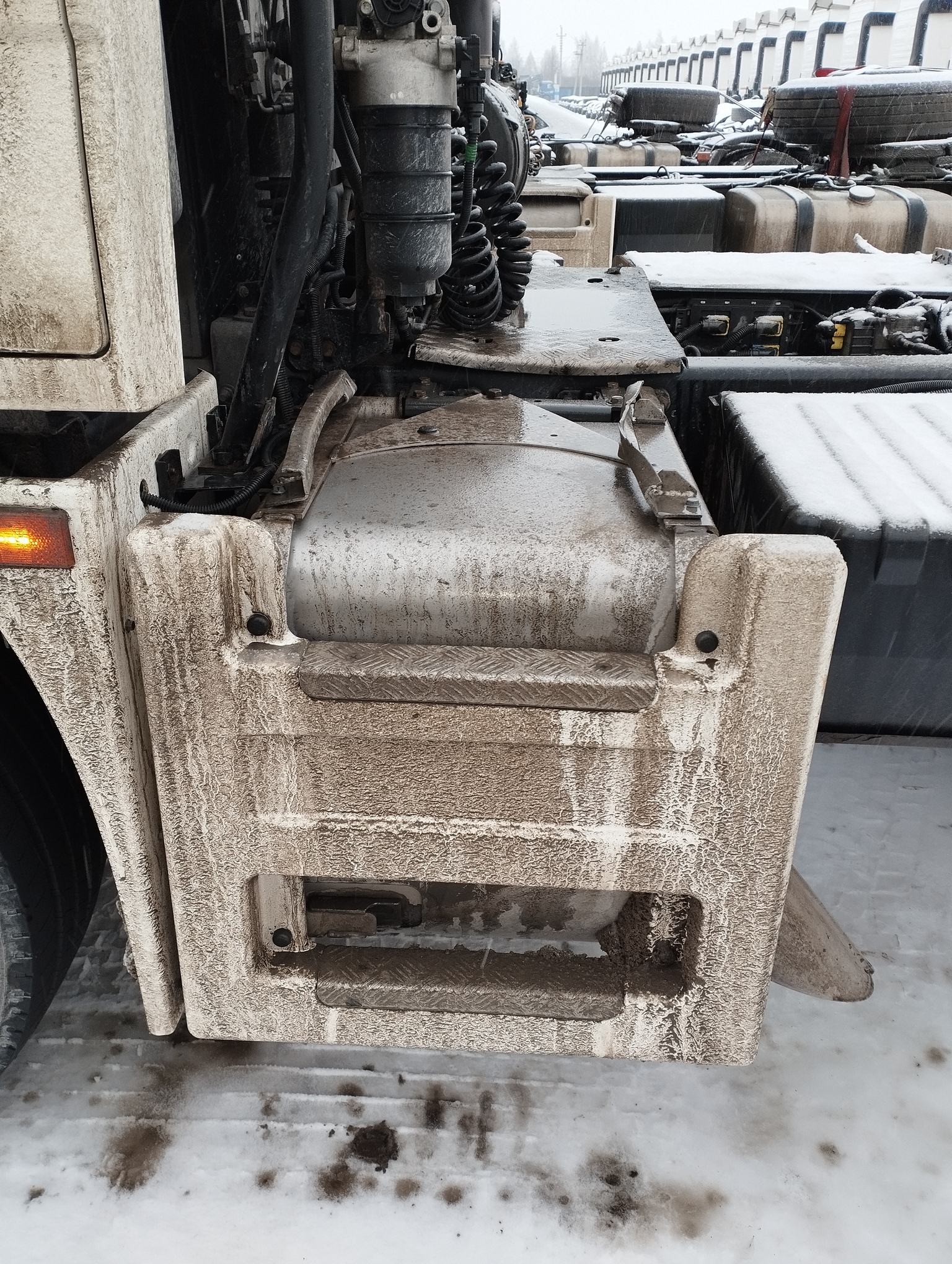 Седельный тягач КАМАЗ 5490-801-DC (газодизель) 2021 г. - фото 30