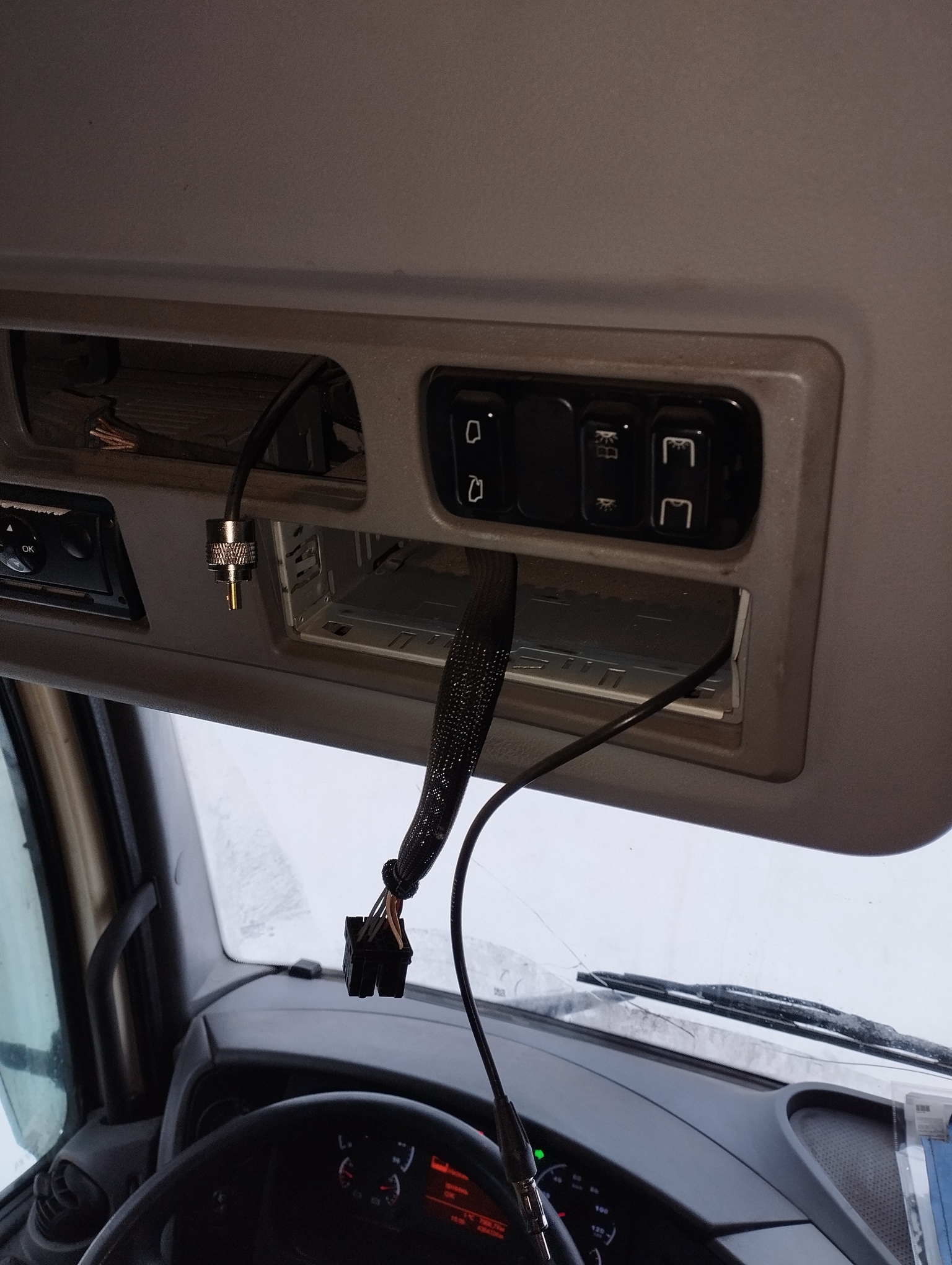 Седельный тягач КАМАЗ 5490-801-DC (газодизель) 2021 г. - фото 52