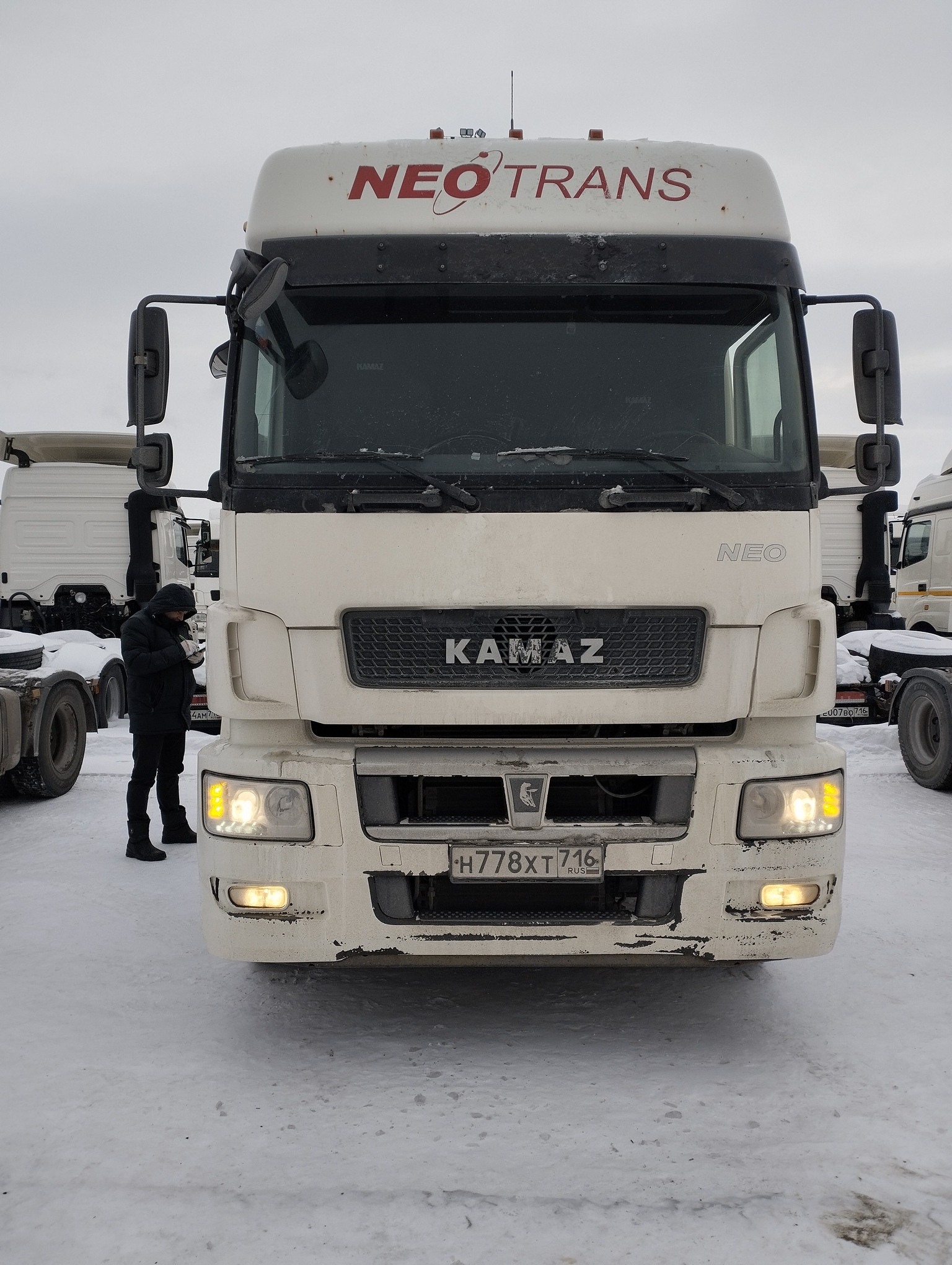 Седельный тягач КАМАЗ 5490-801-DC (газодизель) 2021 г.
