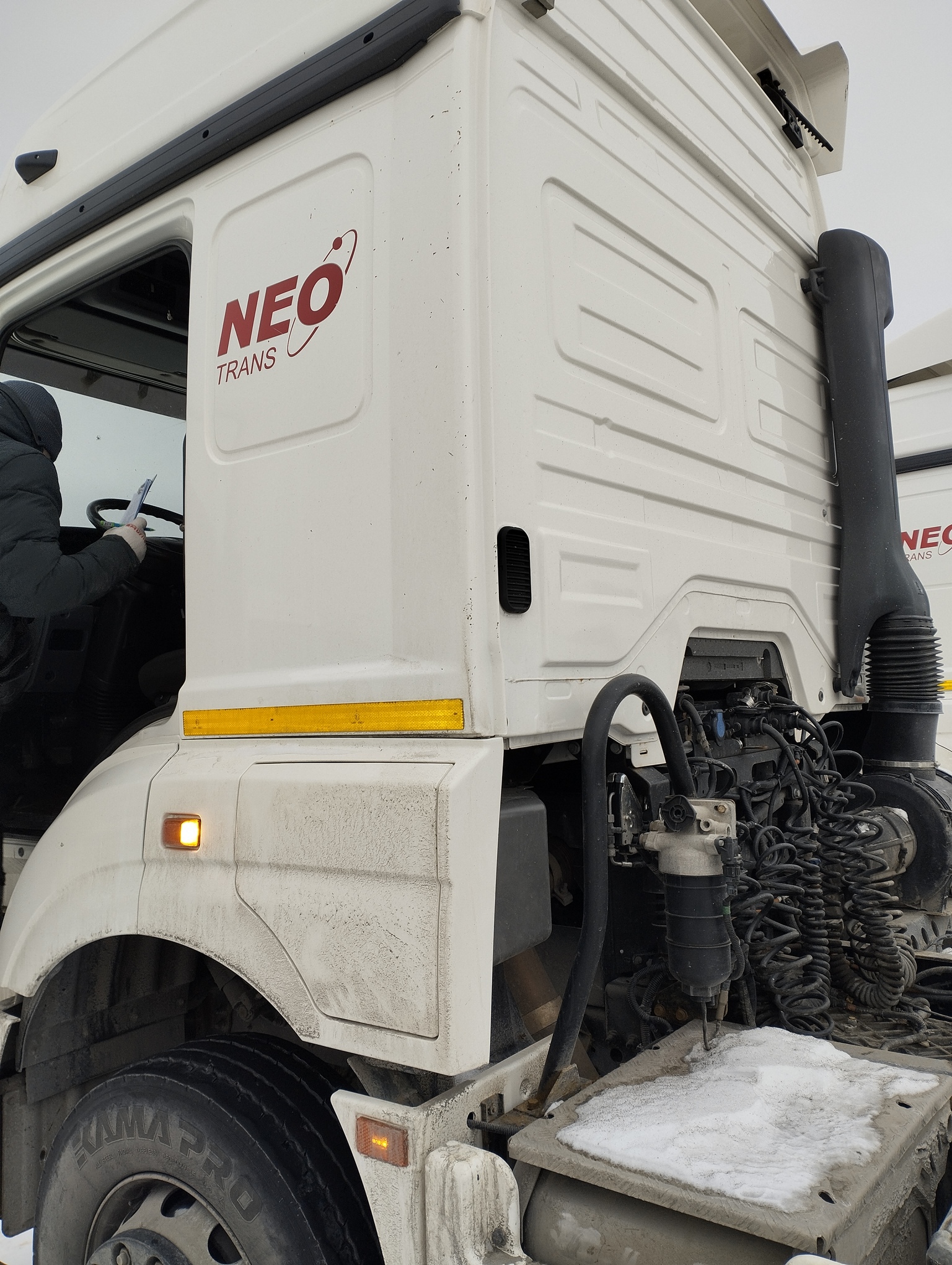 Седельный тягач КАМАЗ 5490-801-DC (газодизель) 2021 г. - фото 36