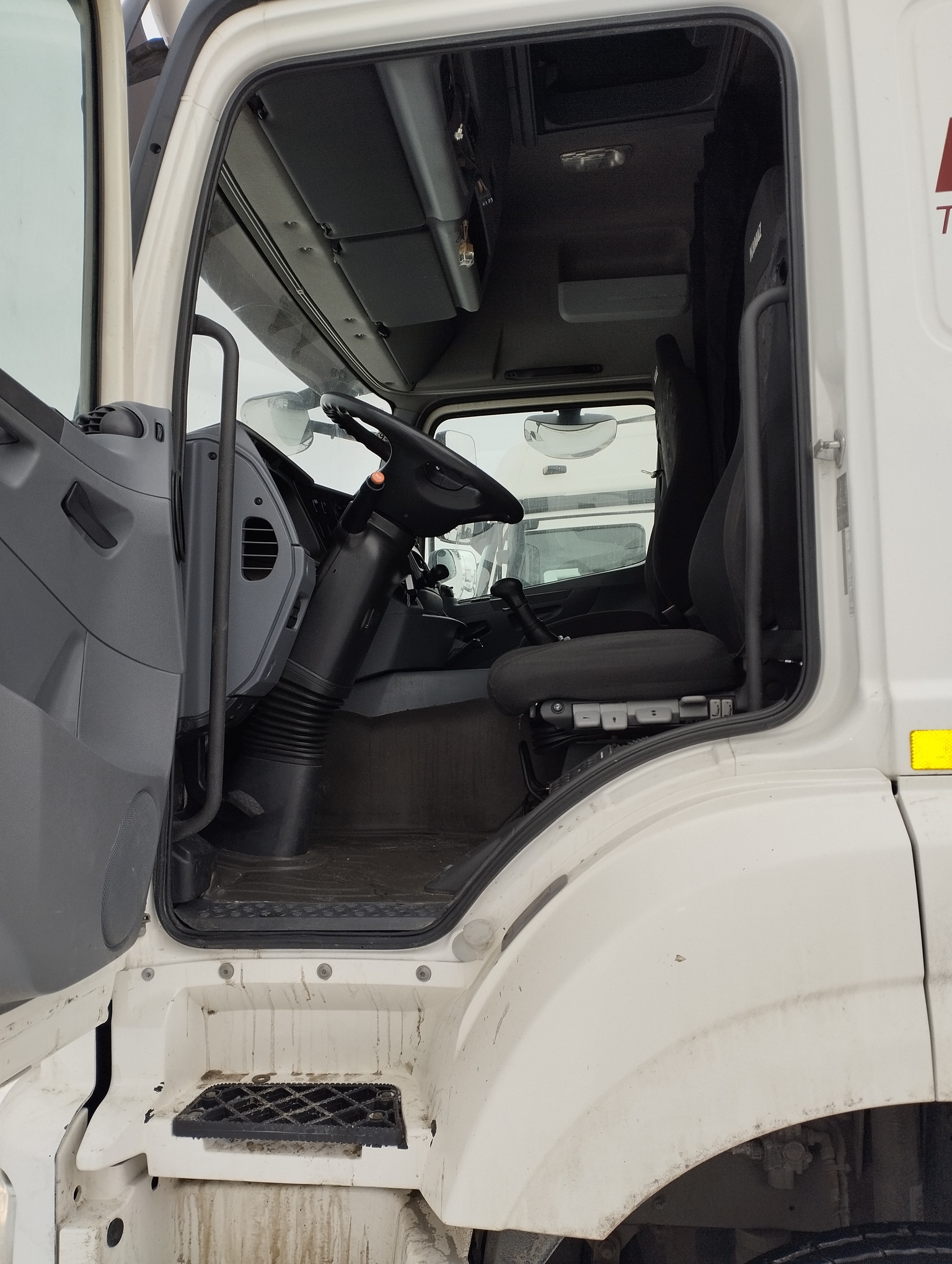 Седельный тягач КАМАЗ 5490-801-DC (газодизель) 2021 г. - фото 45