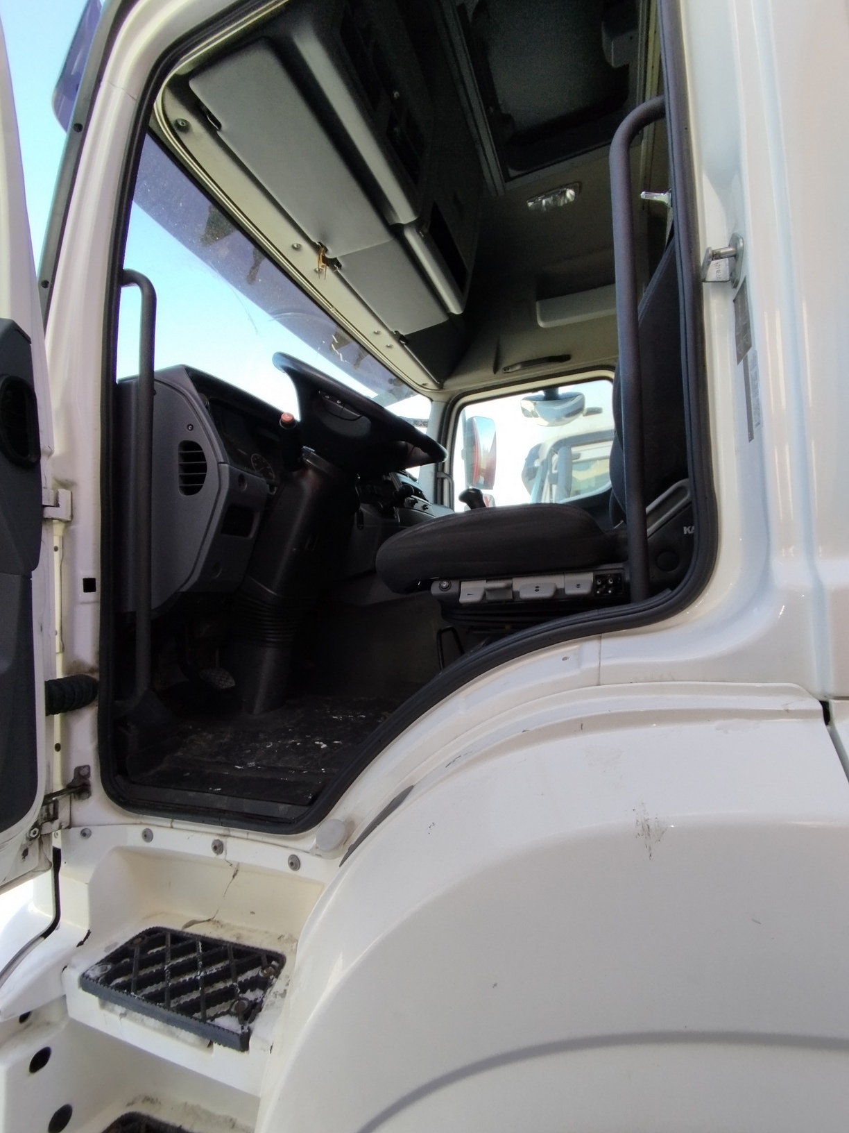 Седельный тягач КАМАЗ 5490-801-DC (газодизель) 2021 г. - фото 36