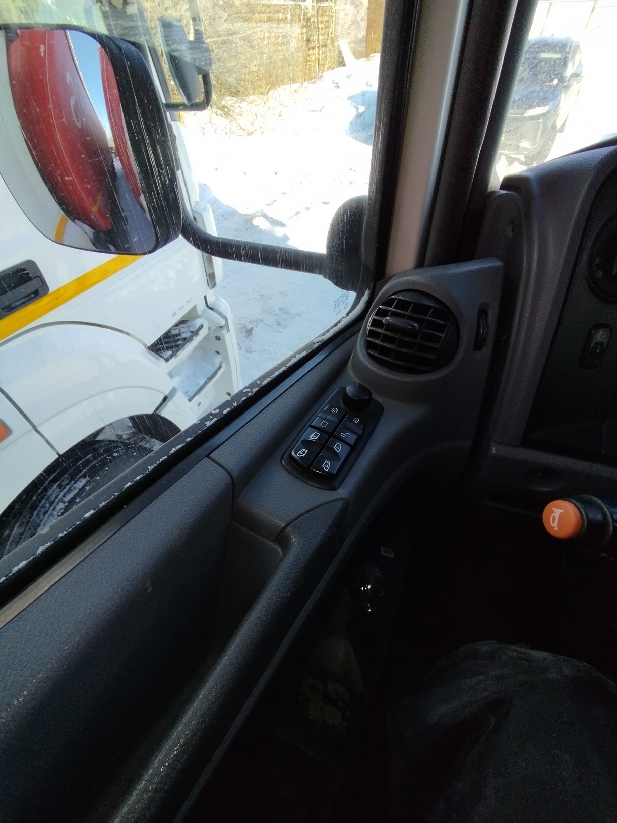 Седельный тягач КАМАЗ 5490-801-DC (газодизель) 2021 г. - фото 39