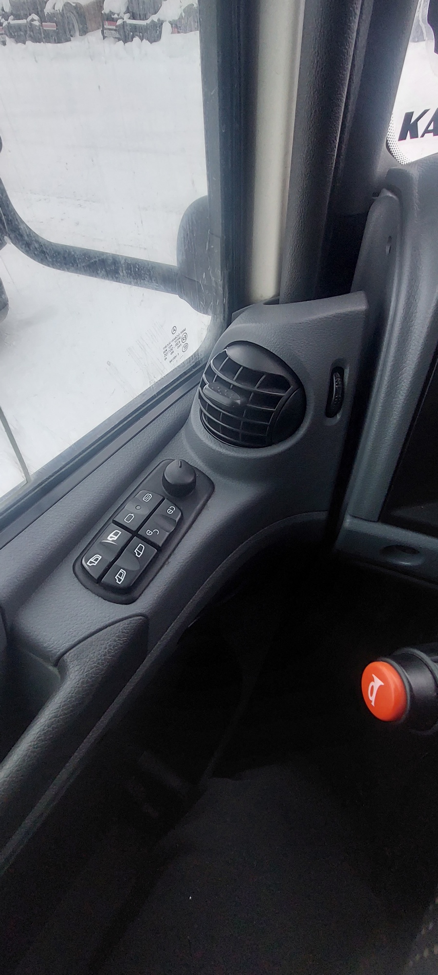 Седельный тягач КАМАЗ 5490-801-DC (газодизель) 2021 г. - фото 33