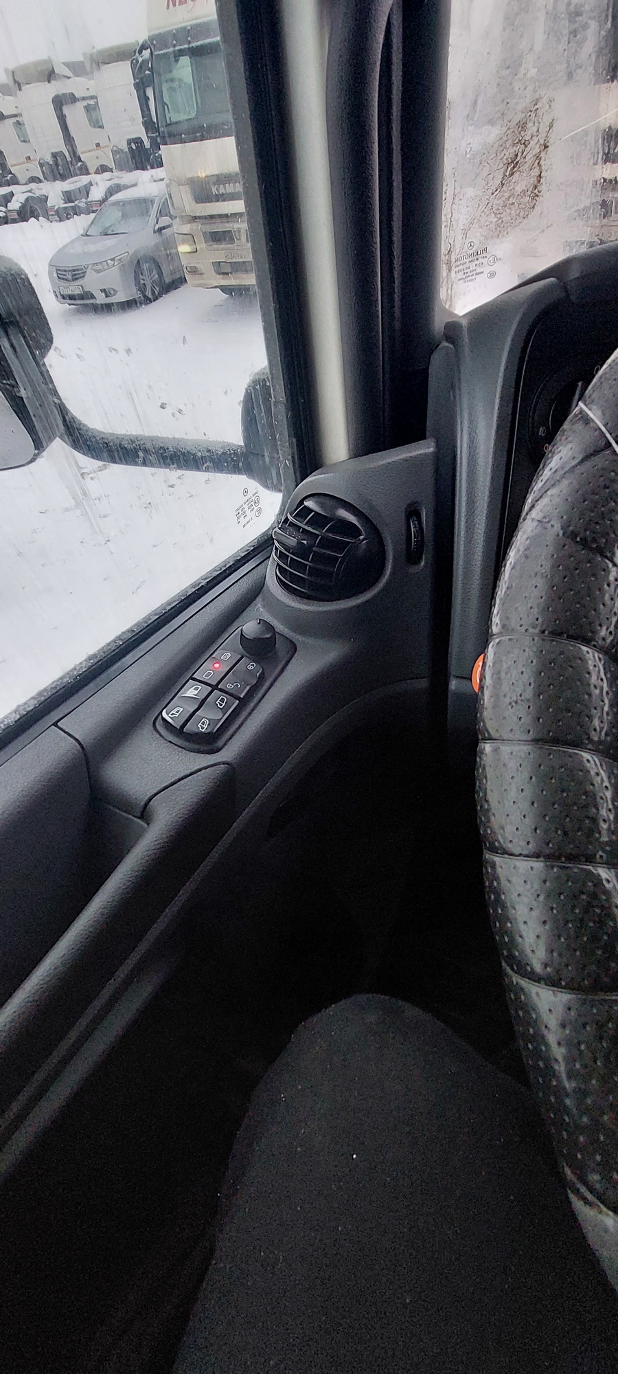 Седельный тягач КАМАЗ 5490-801-DC (газодизель) 2021 г. - фото 42