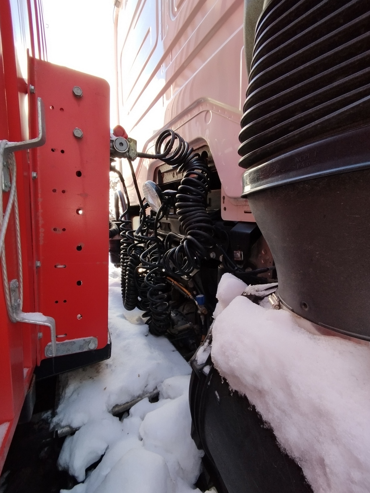 Седельный тягач КАМАЗ 5490-801-DC (газодизель) 2021 г. - фото 11