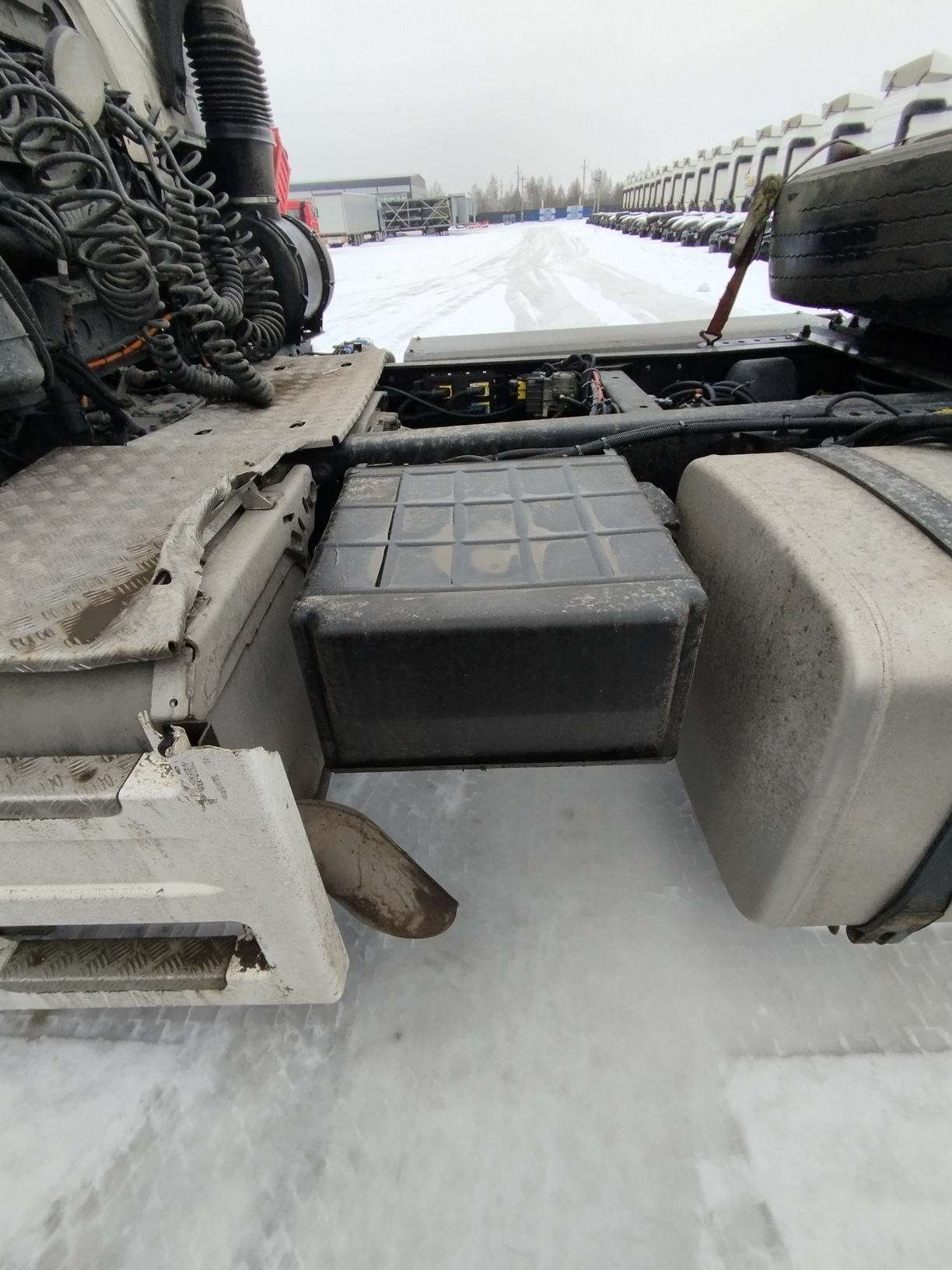 Седельный тягач КАМАЗ 5490-801-DC (газодизель) 2021 г. - фото 35