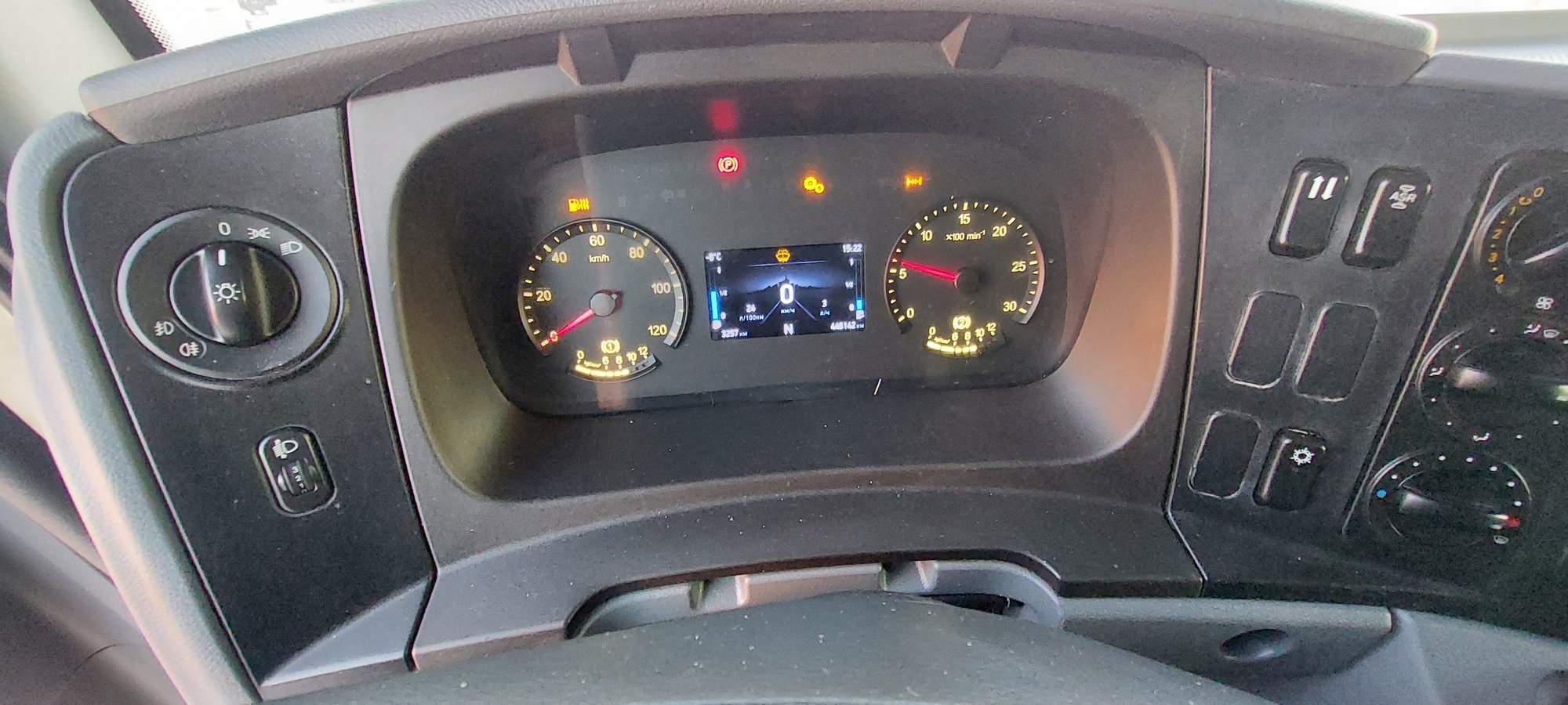 Седельный тягач КАМАЗ 5490-801-DC (газодизель) 2021 г. - фото 27