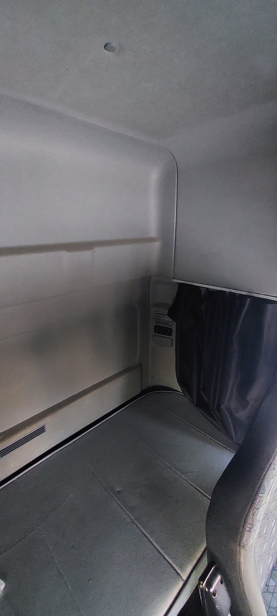 Седельный тягач КАМАЗ 5490-801-DC (газодизель) 2021 г. - фото 37