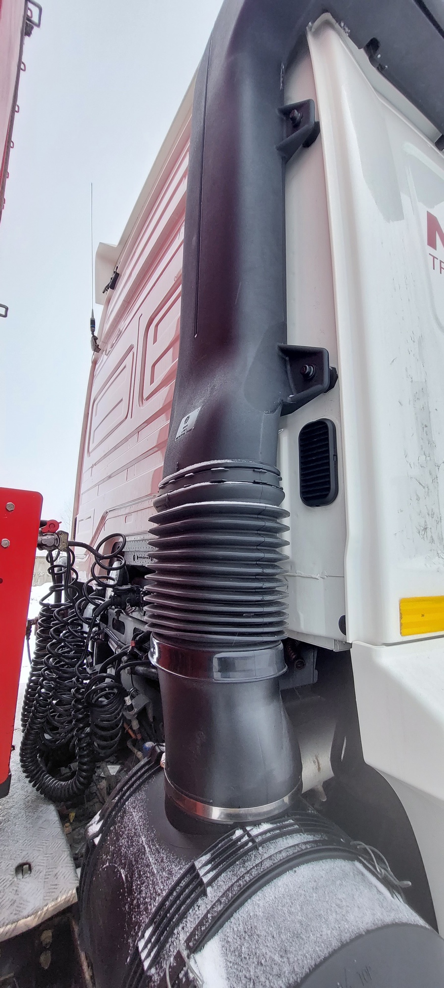 Седельный тягач КАМАЗ 5490-801-DC (газодизель) 2021 г. - фото 15