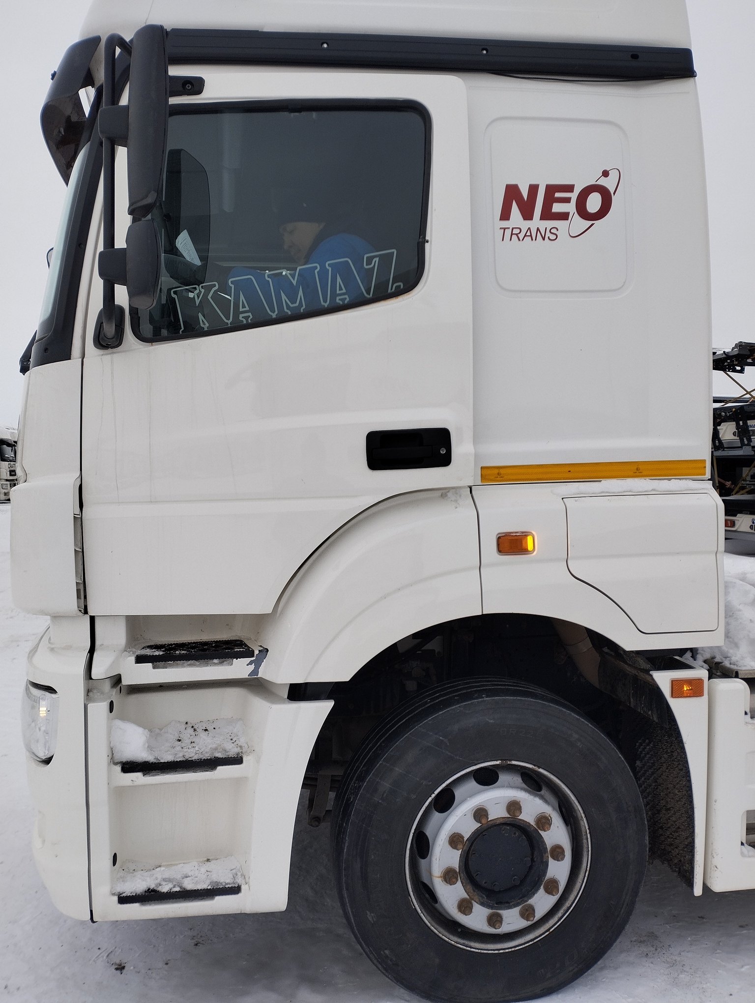 Седельный тягач КАМАЗ 5490-801-DC (газодизель) 2021 г. - фото 31