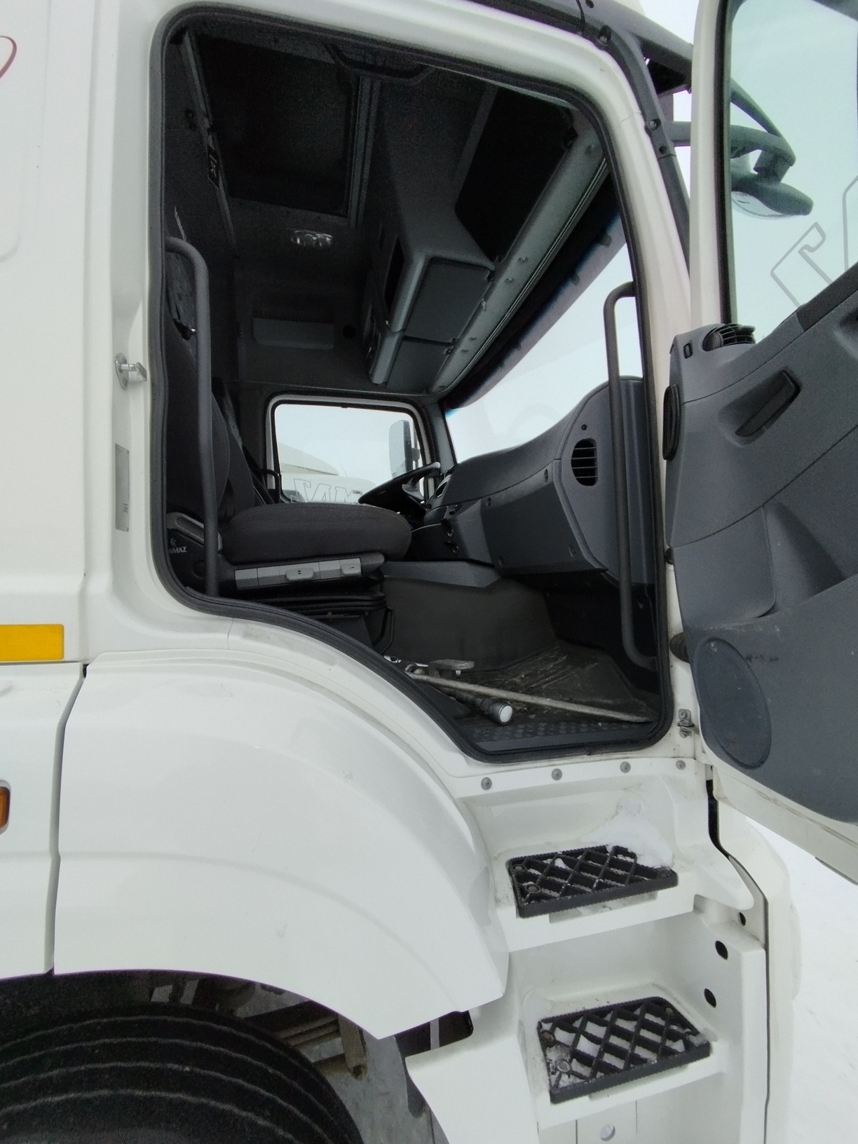 Седельный тягач КАМАЗ 5490-801-DC (газодизель) 2021 г. - фото 48