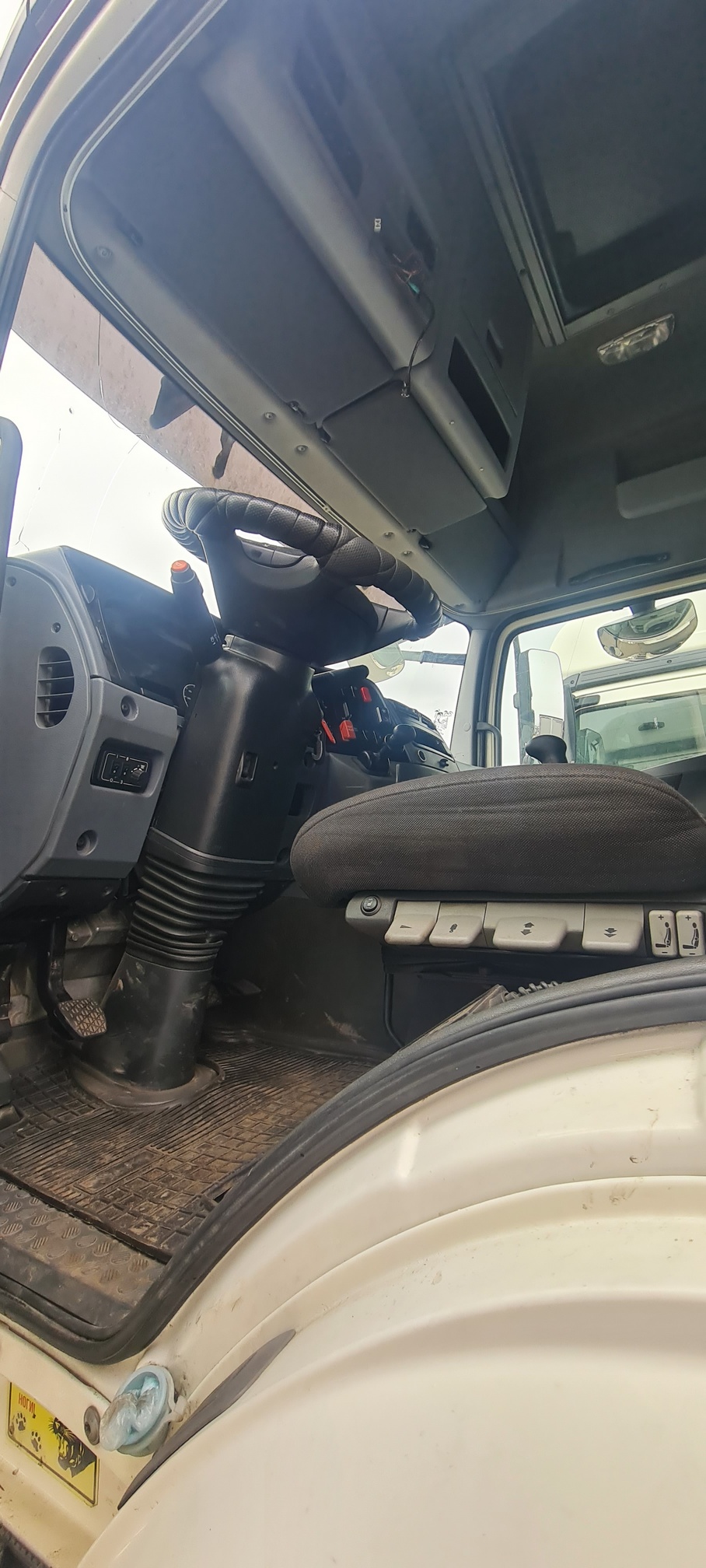 Седельный тягач КАМАЗ 5490-80802-90(5P) (СПГ) 2021 г. - фото 30