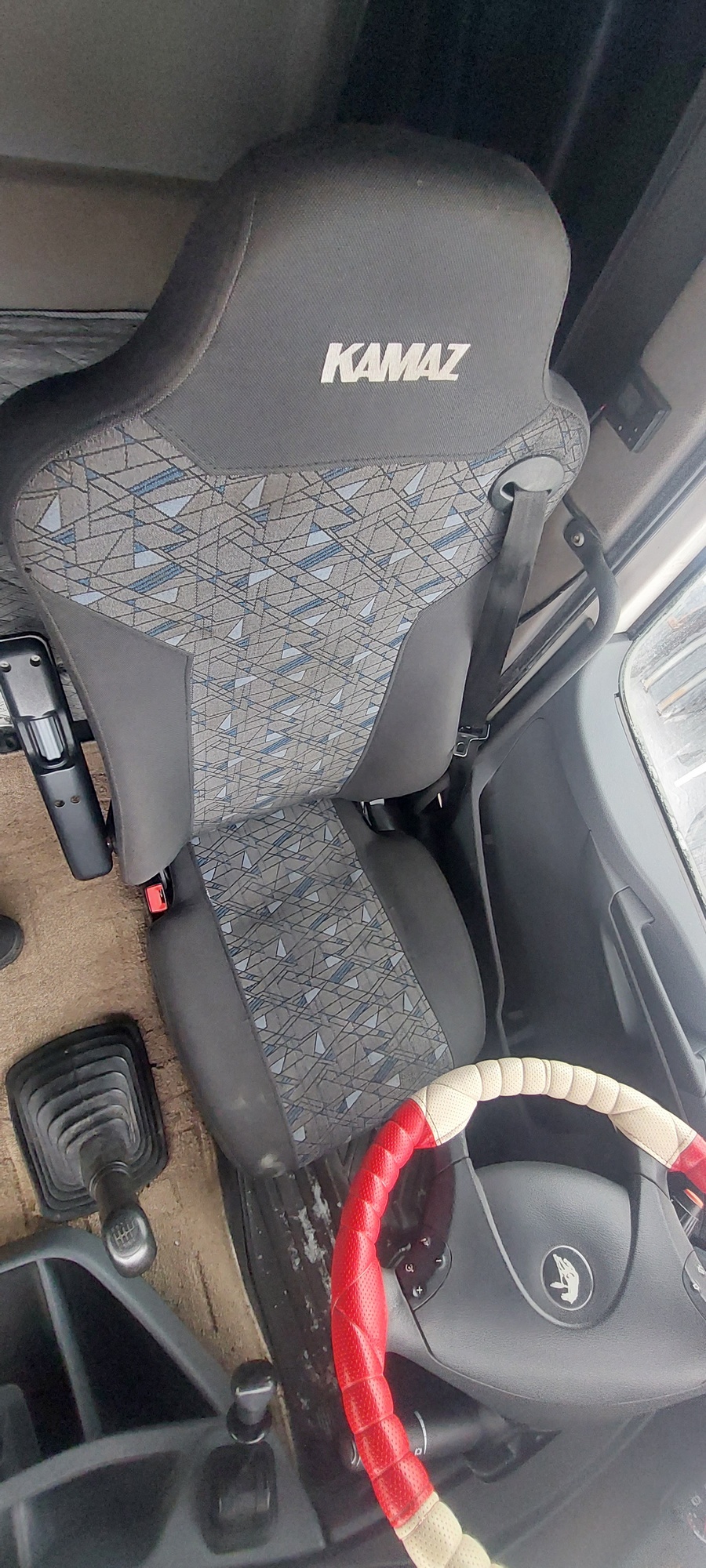 Седельный тягач КАМАЗ 5490-801-DC (газодизель) 2021 г. - фото 36