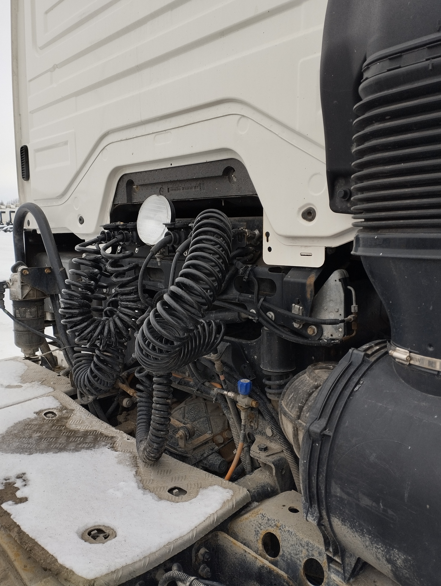 Седельный тягач КАМАЗ 5490-801-DC (газодизель) 2021 г. - фото 14