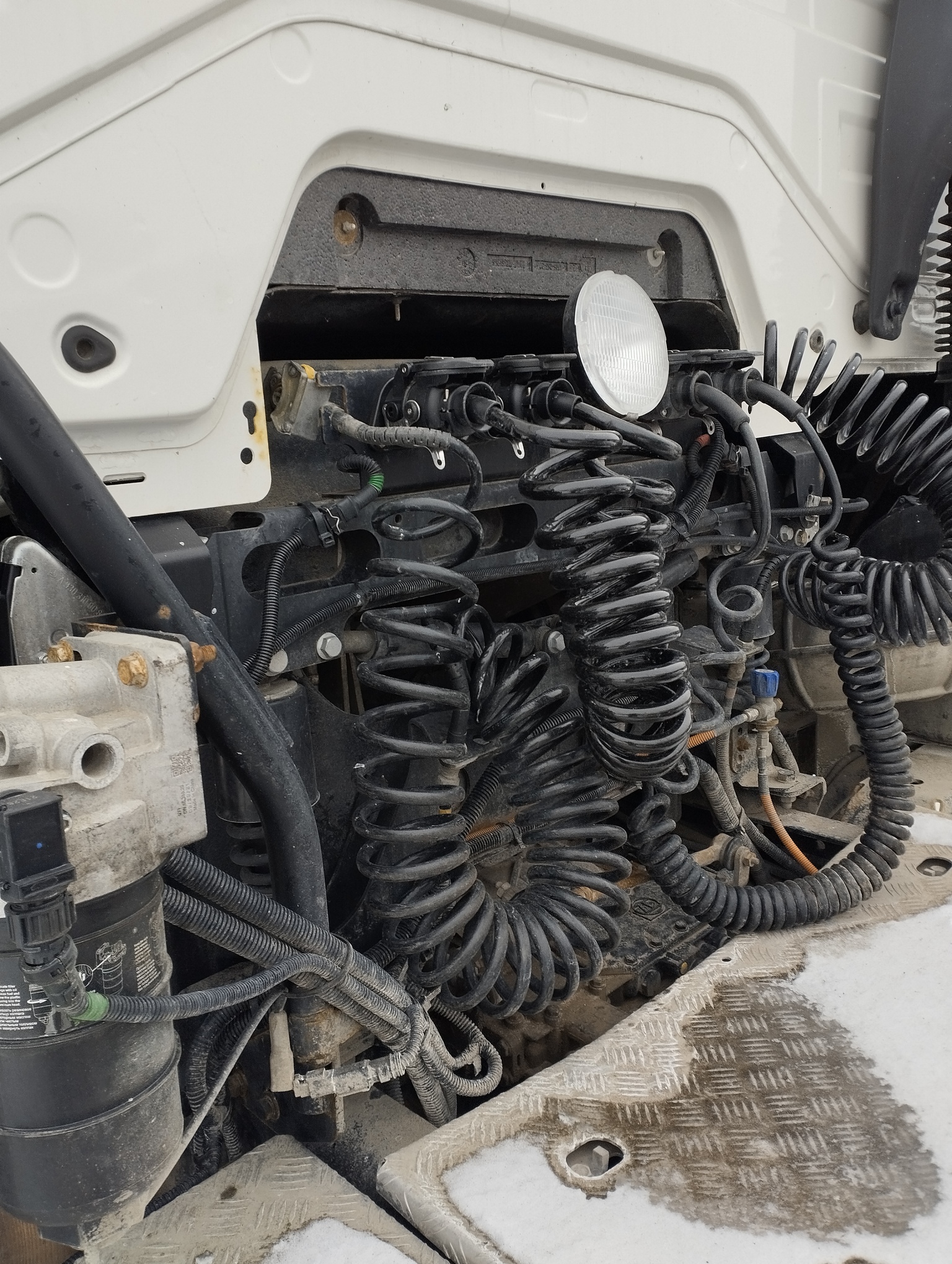 Седельный тягач КАМАЗ 5490-801-DC (газодизель) 2021 г. - фото 36