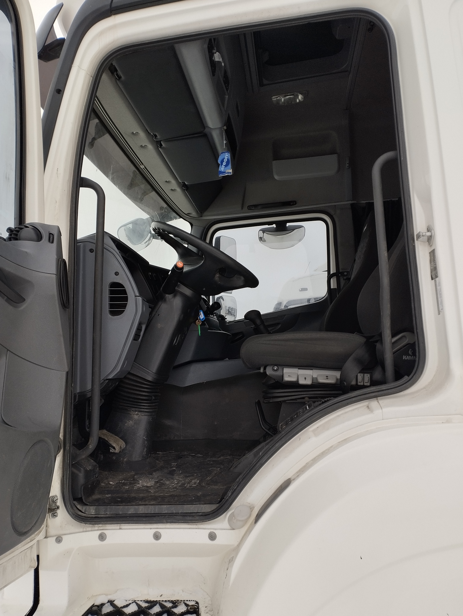 Седельный тягач КАМАЗ 5490-801-DC (газодизель) 2021 г. - фото 42