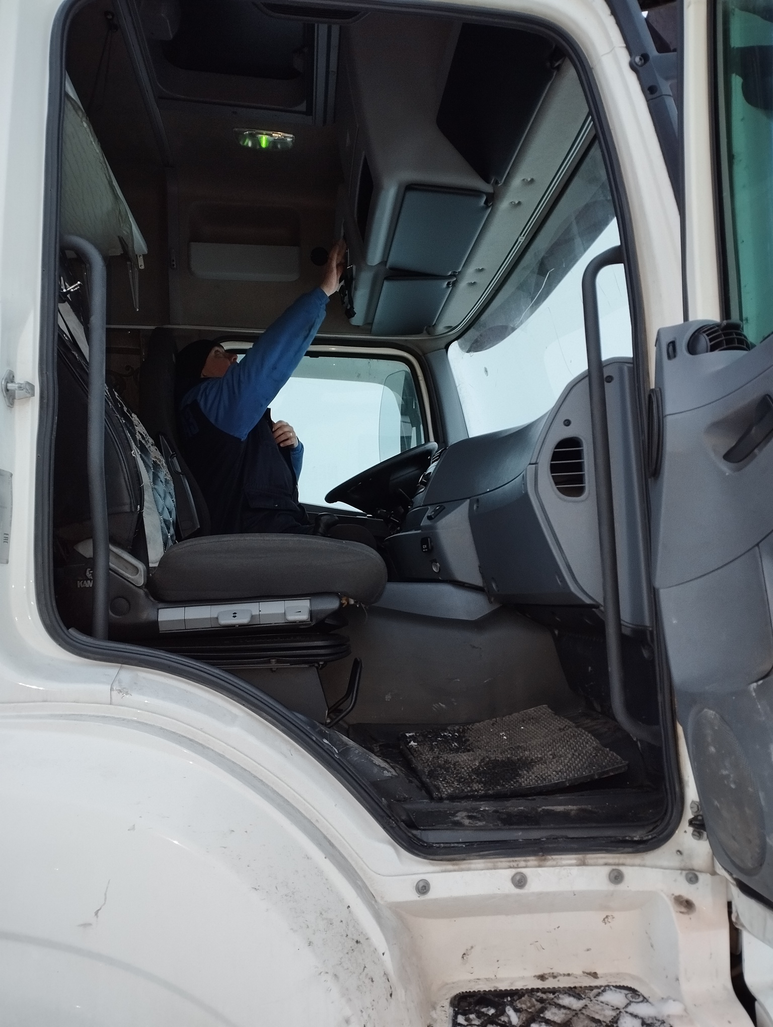 Седельный тягач КАМАЗ 5490-801-DC (газодизель) 2021 г. - фото 14