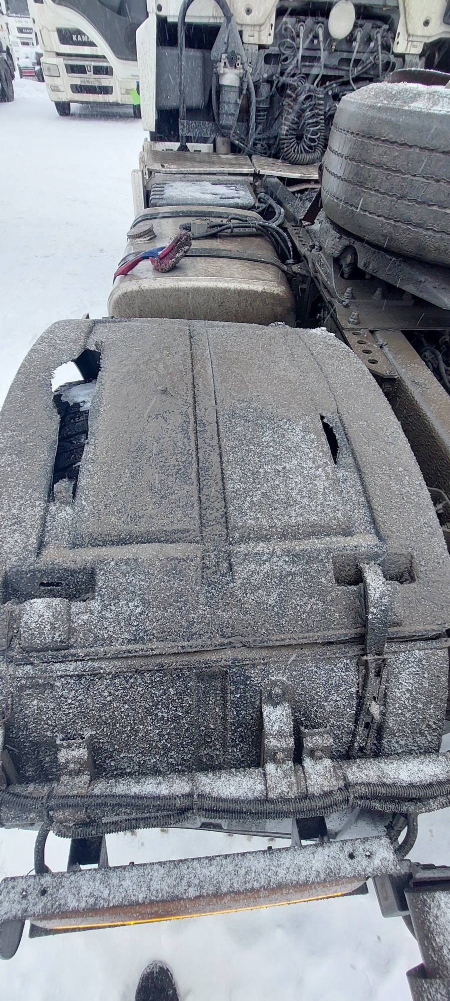 Седельный тягач КАМАЗ 5490-801-DC (газодизель) 2021 г. - фото 24