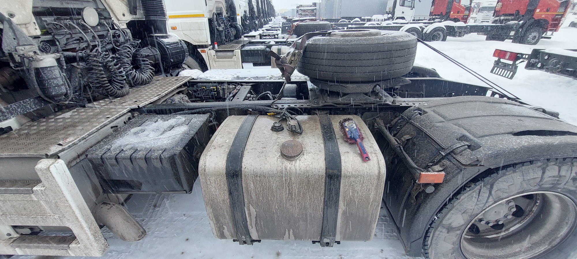 Седельный тягач КАМАЗ 5490-801-DC (газодизель) 2021 г. - фото 27