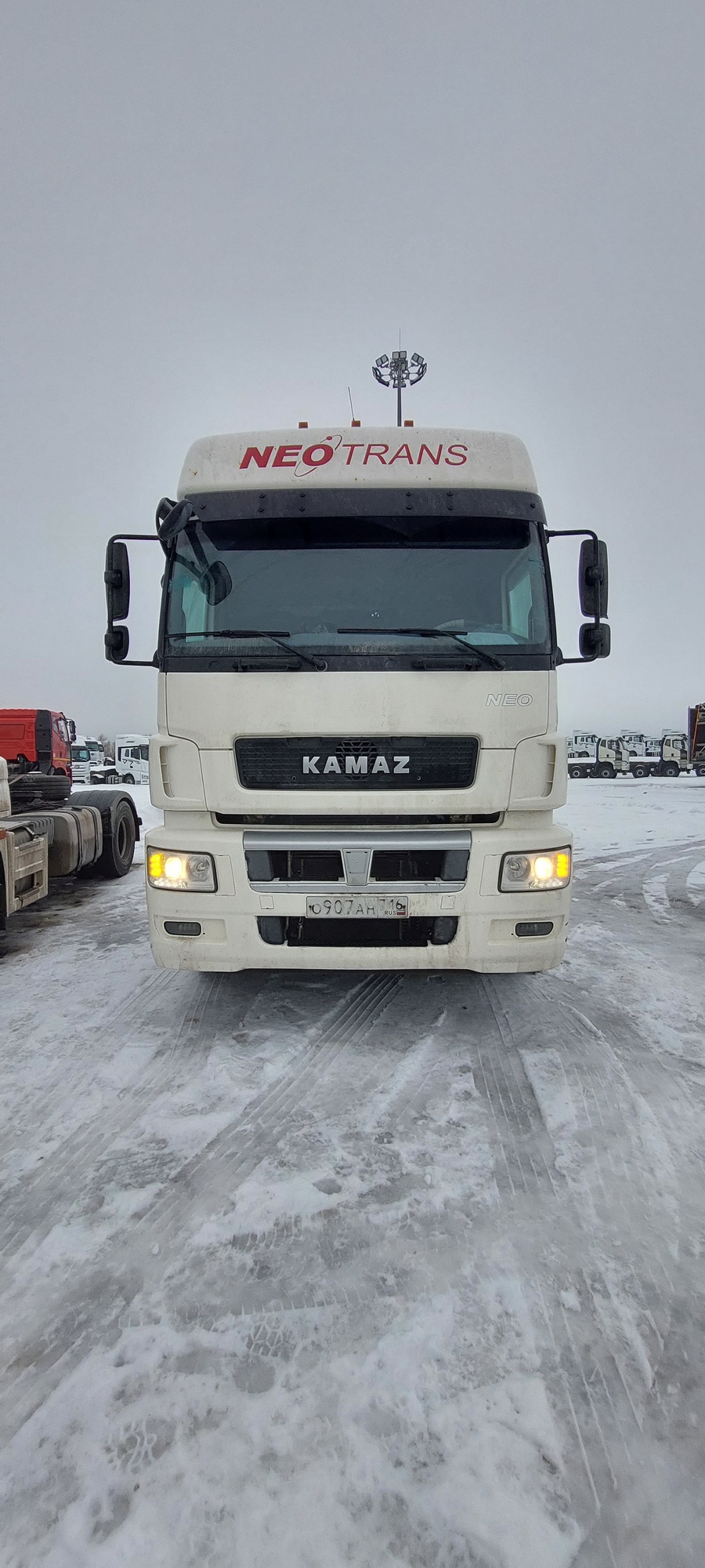 Седельный тягач КАМАЗ 5490-801-DC (газодизель) 2021 г.