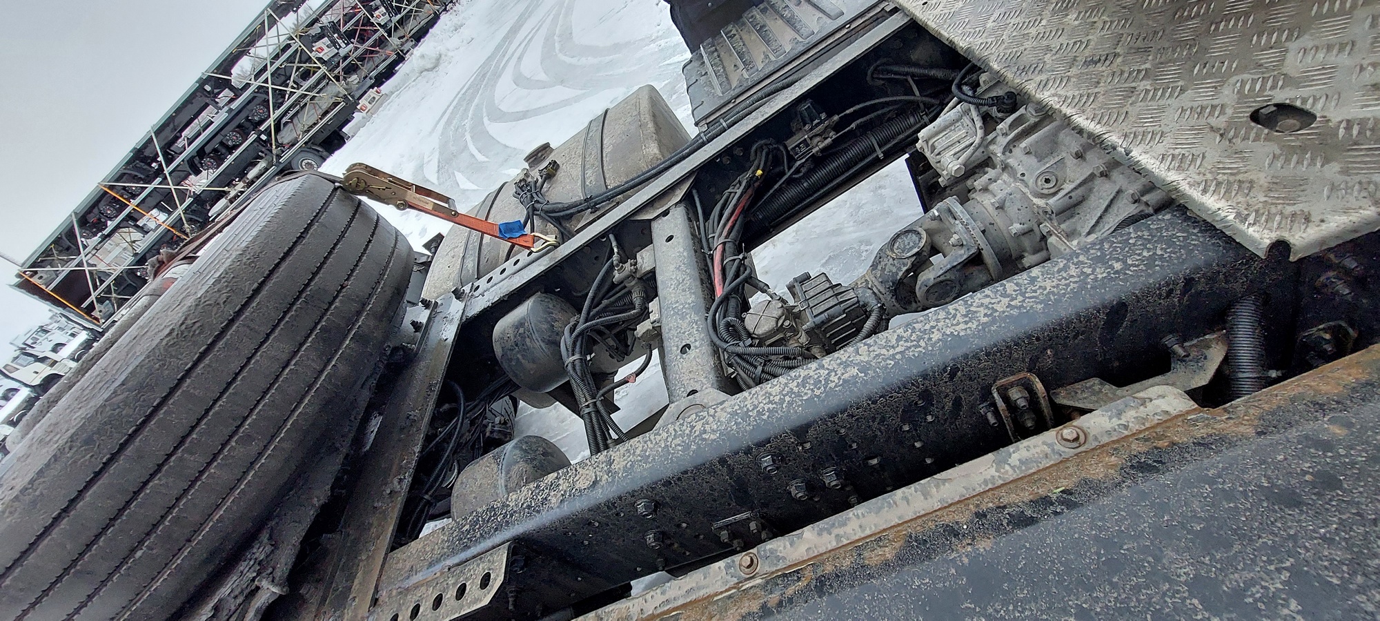 Седельный тягач КАМАЗ 5490-801-DC (газодизель) 2021 г. - фото 20