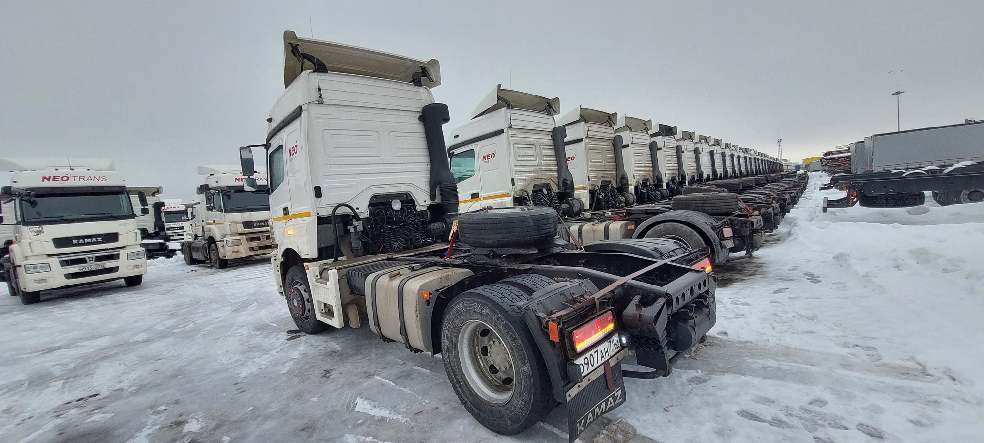 Седельный тягач КАМАЗ 5490-801-DC (газодизель) 2021 г. - фото 25