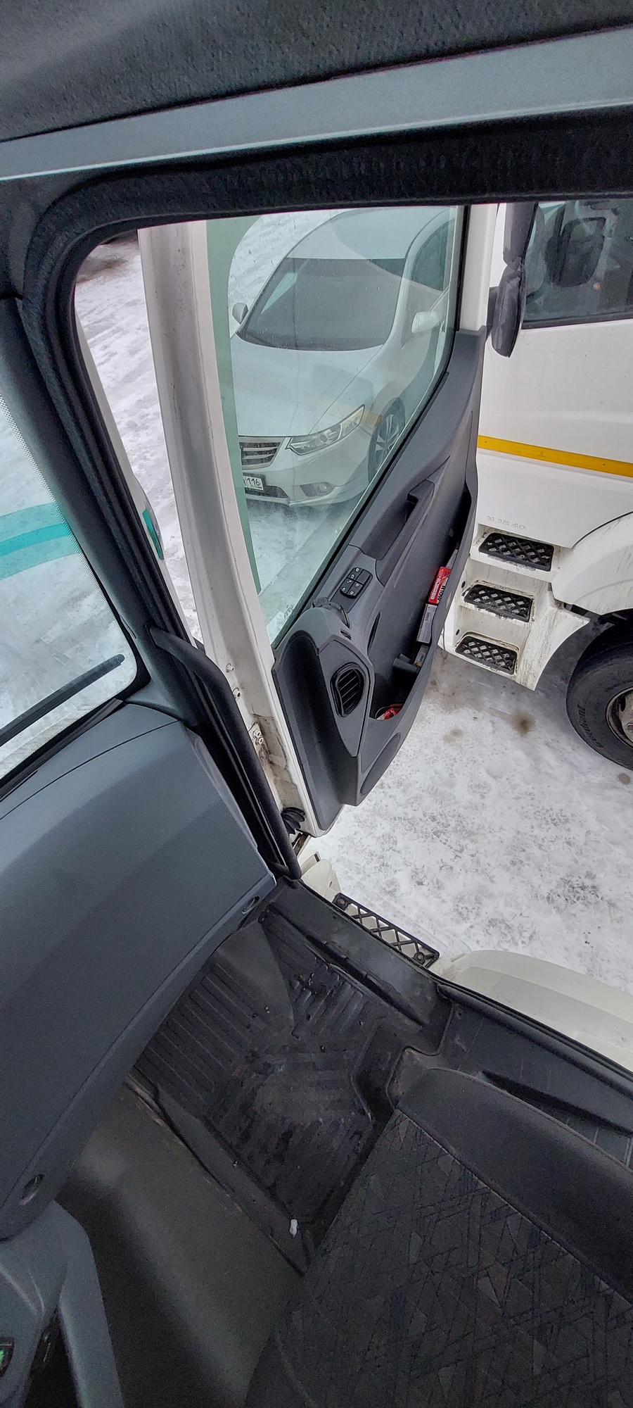 Седельный тягач КАМАЗ 5490-801-DC (газодизель) 2021 г. - фото 42