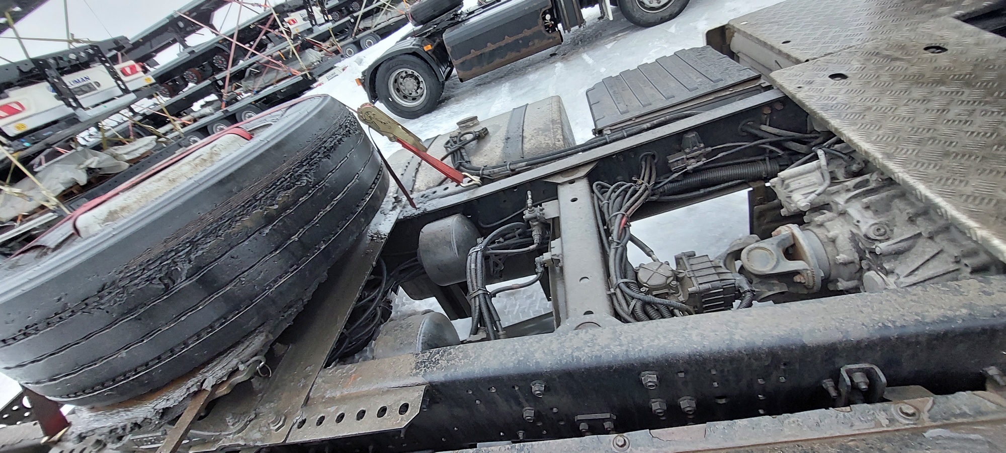 Седельный тягач КАМАЗ 5490-801-DC (газодизель) 2021 г. - фото 25