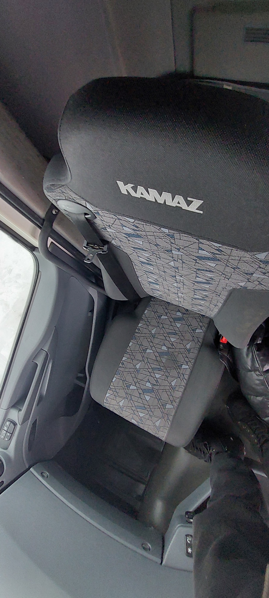 Седельный тягач КАМАЗ 5490-801-DC (газодизель) 2021 г. - фото 46