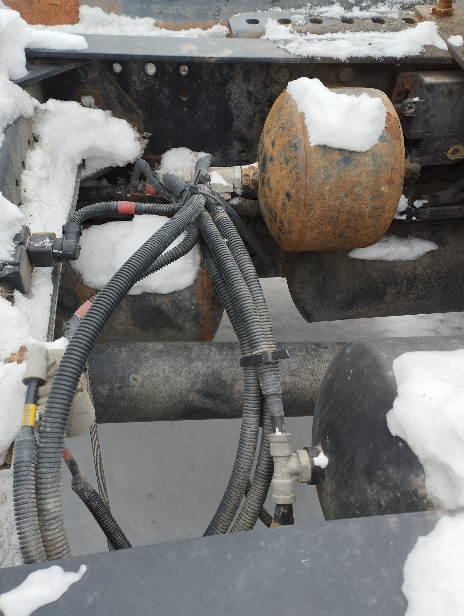 Седельный тягач КАМАЗ 5490-801-DC (газодизель) 2021 г. - фото 39