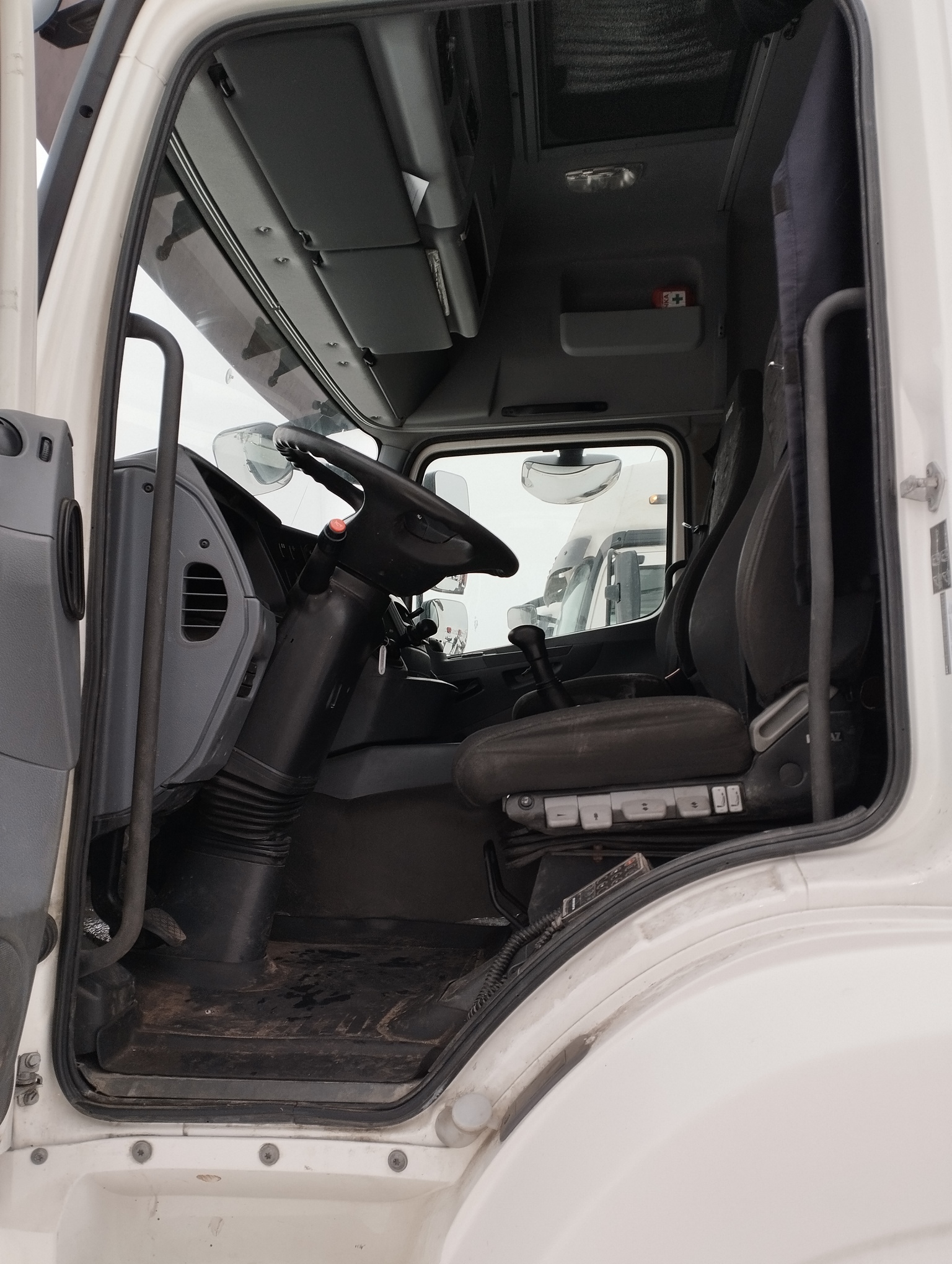 Седельный тягач КАМАЗ 5490-801-DC (газодизель) 2021 г. - фото 49