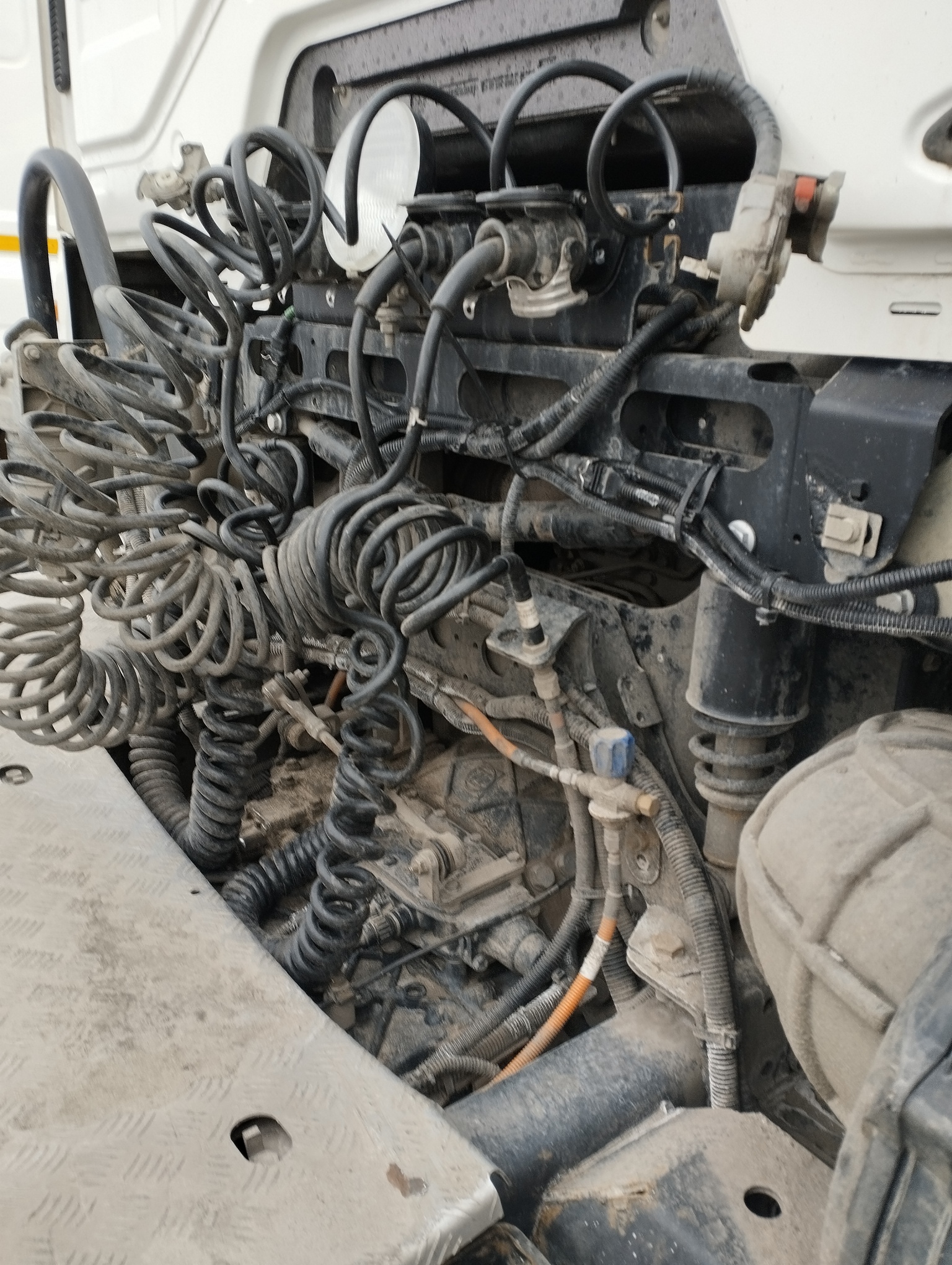 Седельный тягач КАМАЗ 5490-801-DC (газодизель) 2021 г. - фото 17