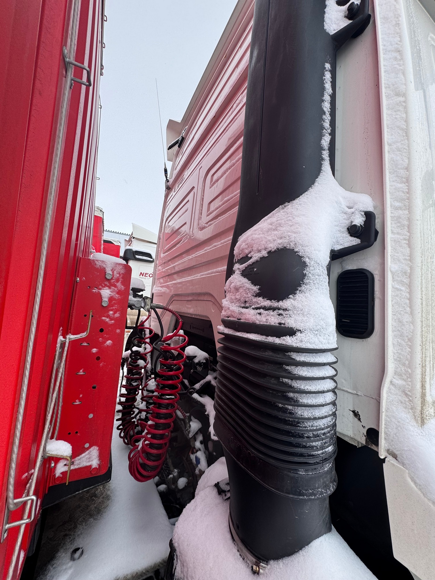 Седельный тягач КАМАЗ 5490-801-DC (газодизель) 2021 г. - фото 18