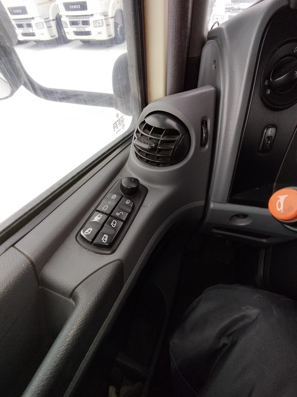 Седельный тягач КАМАЗ 5490-801-DC (газодизель) 2021 г. - фото 43