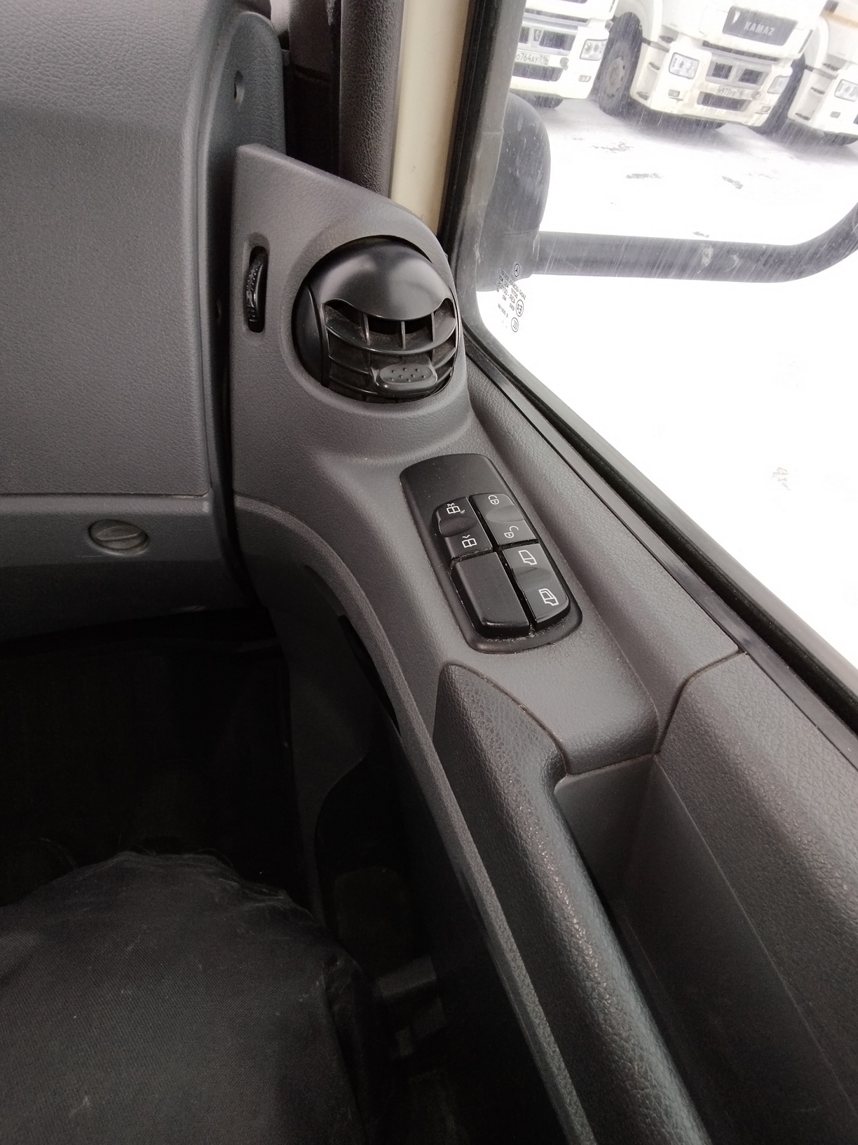 Седельный тягач КАМАЗ 5490-801-DC (газодизель) 2021 г. - фото 55