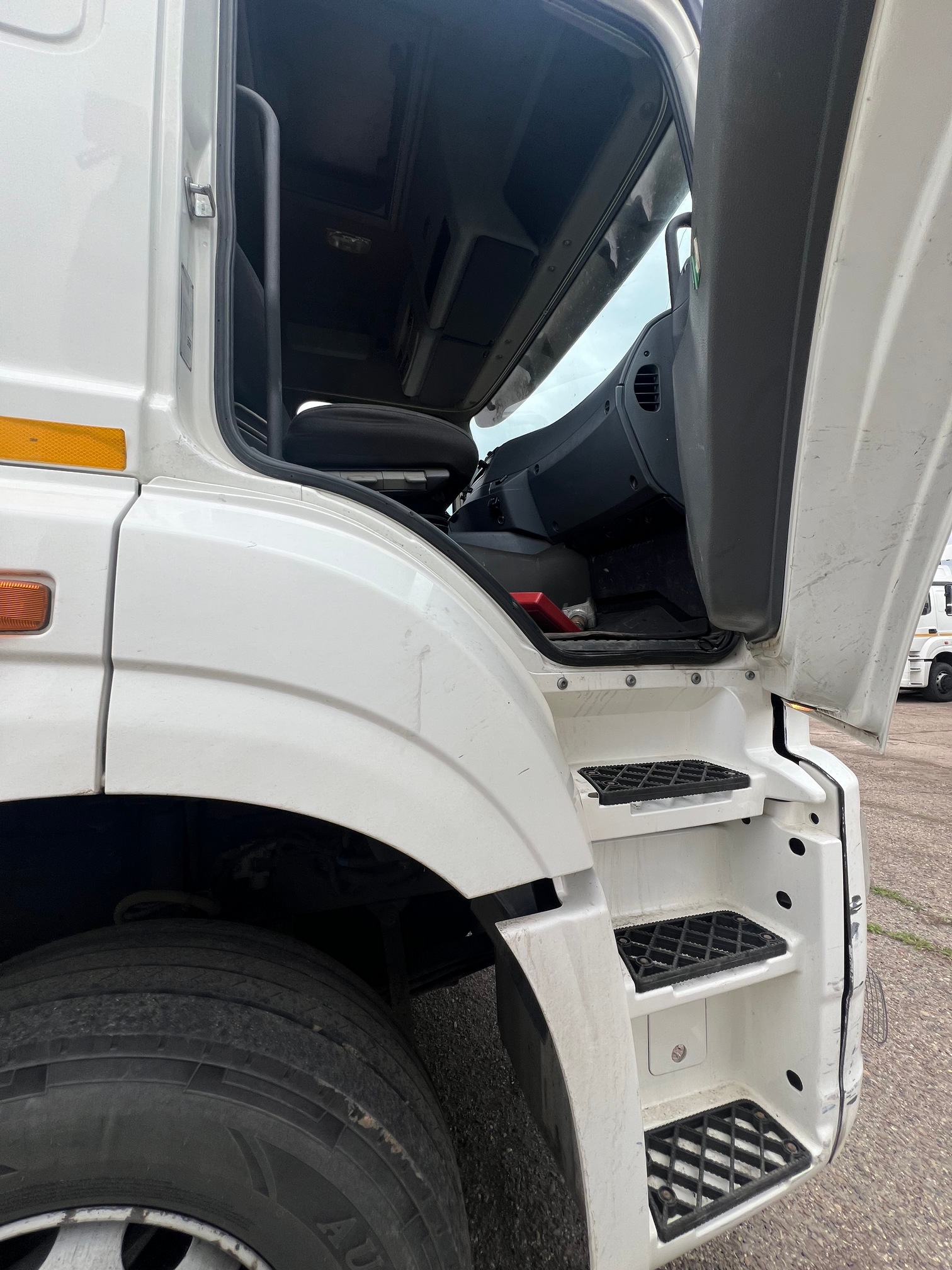 Седельный тягач КАМАЗ 5490-80802-90(5P) (СПГ) 2021 г. - фото 3