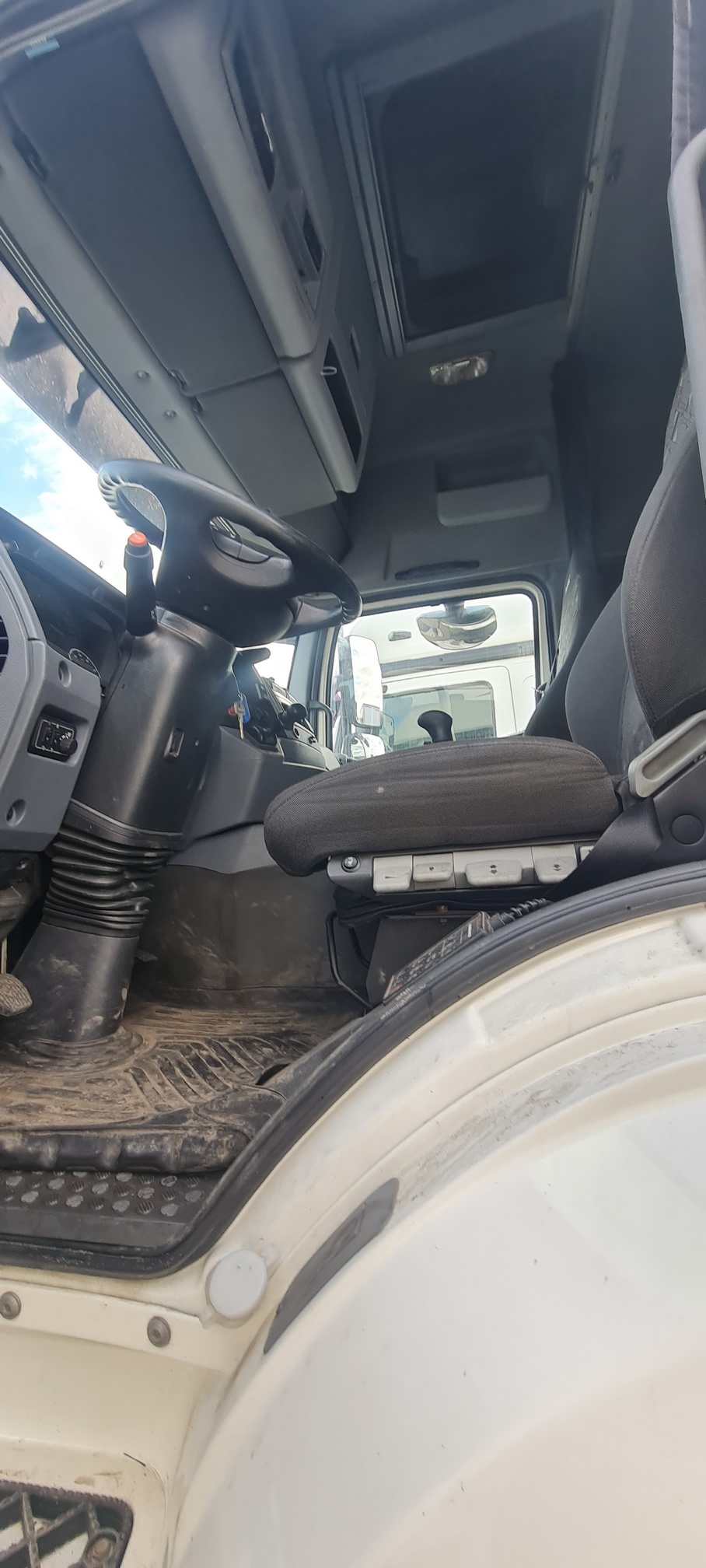 Седельный тягач КАМАЗ 5490-80802-90(5P) (СПГ) 2021 г. - фото 26