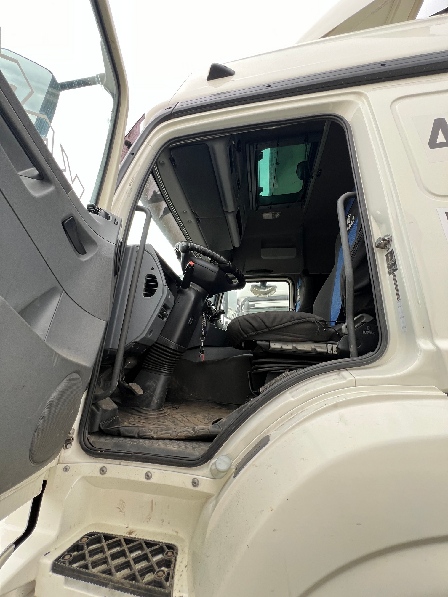 Седельный тягач КАМАЗ 5490-80802-90(5P) (СПГ) 2021 г. - фото 15