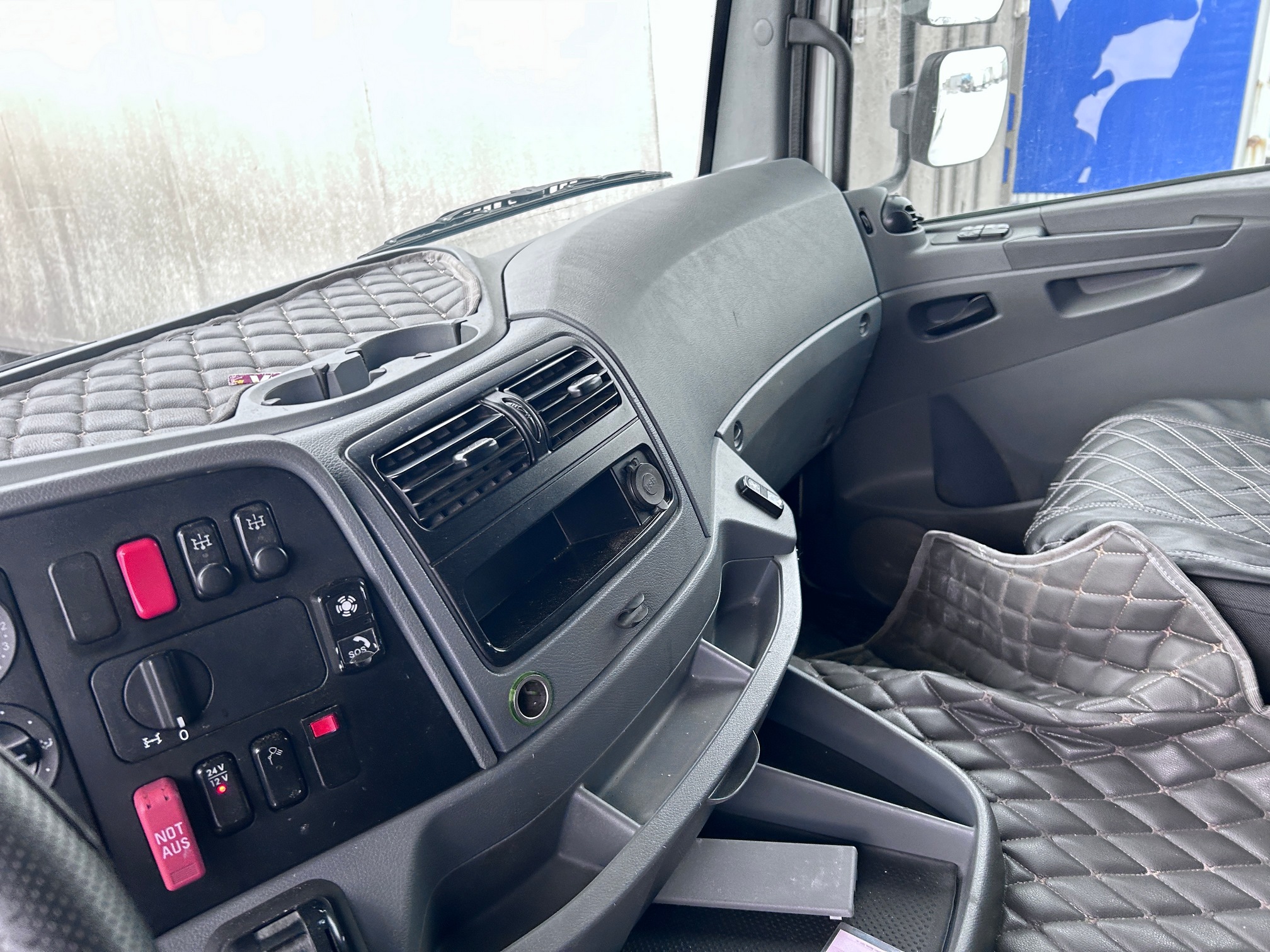 Седельный тягач КАМАЗ 5490-80802-90(5P) (СПГ) 2022 г. - фото 23