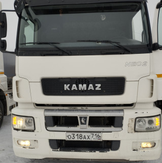 Седельный тягач КАМАЗ 5490-801-DC (газодизель)