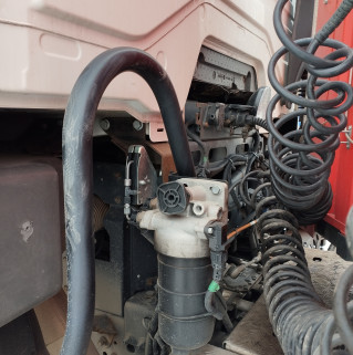 Седельный тягач КАМАЗ 5490-801-DC (газодизель)