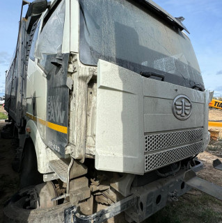 FAW J6 8x4 Самосвал